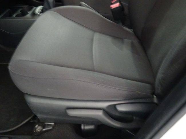 Foto Toyota Yaris 14