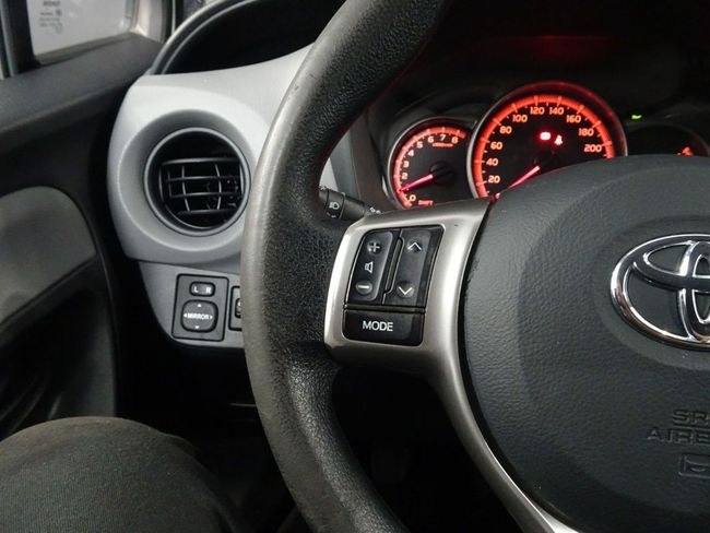 Foto Toyota Yaris 17