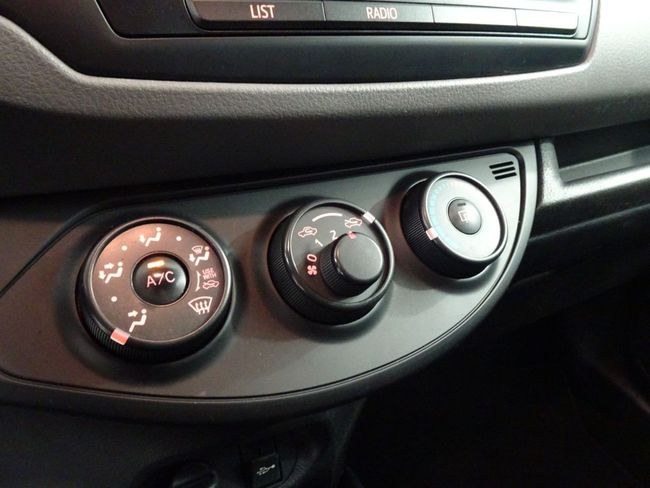 Foto Toyota Yaris 24