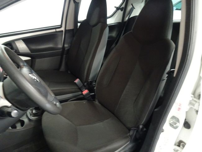 Foto Toyota Aygo 14