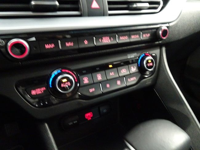 Foto Kia E-NIRO 26