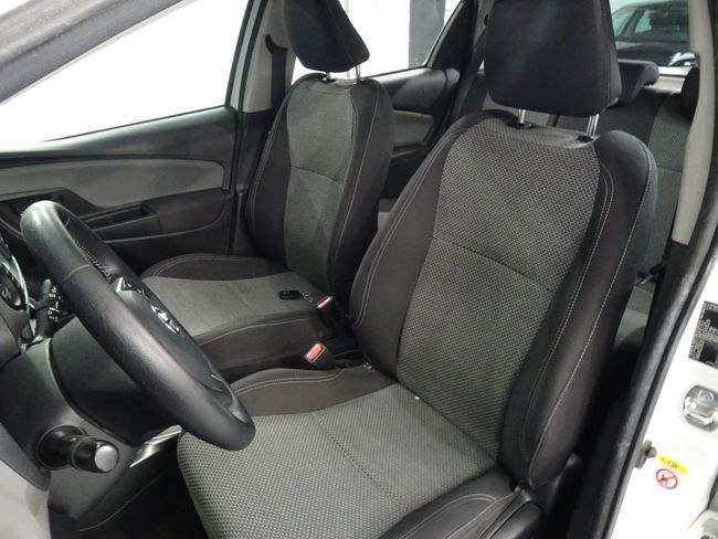 Foto Toyota Yaris 5