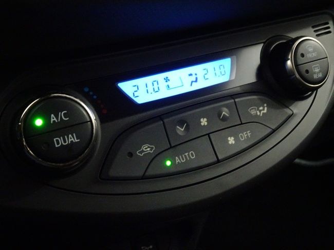Foto Toyota Yaris 18