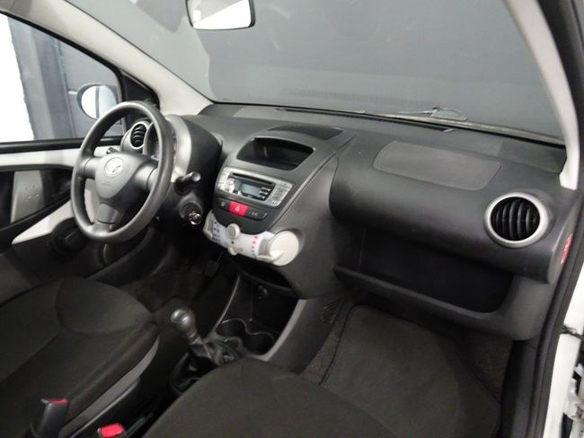 Foto Toyota Aygo 12
