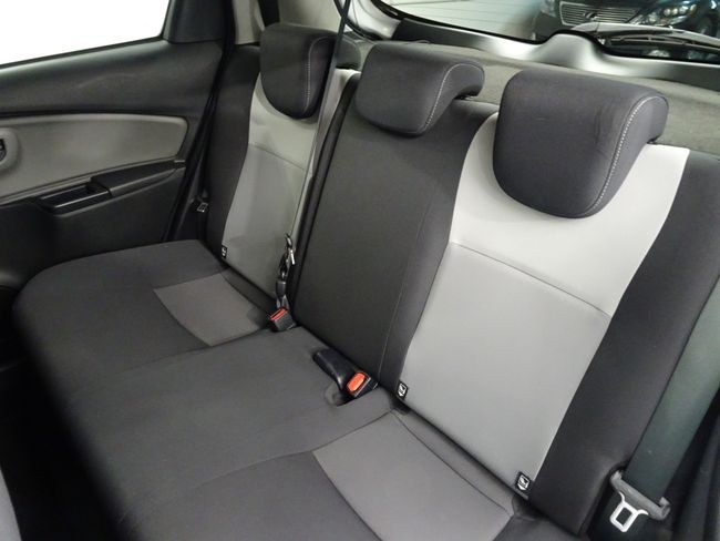 Foto Toyota Yaris 14