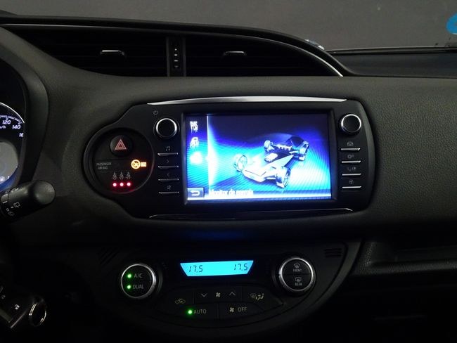 Foto Toyota Yaris 24