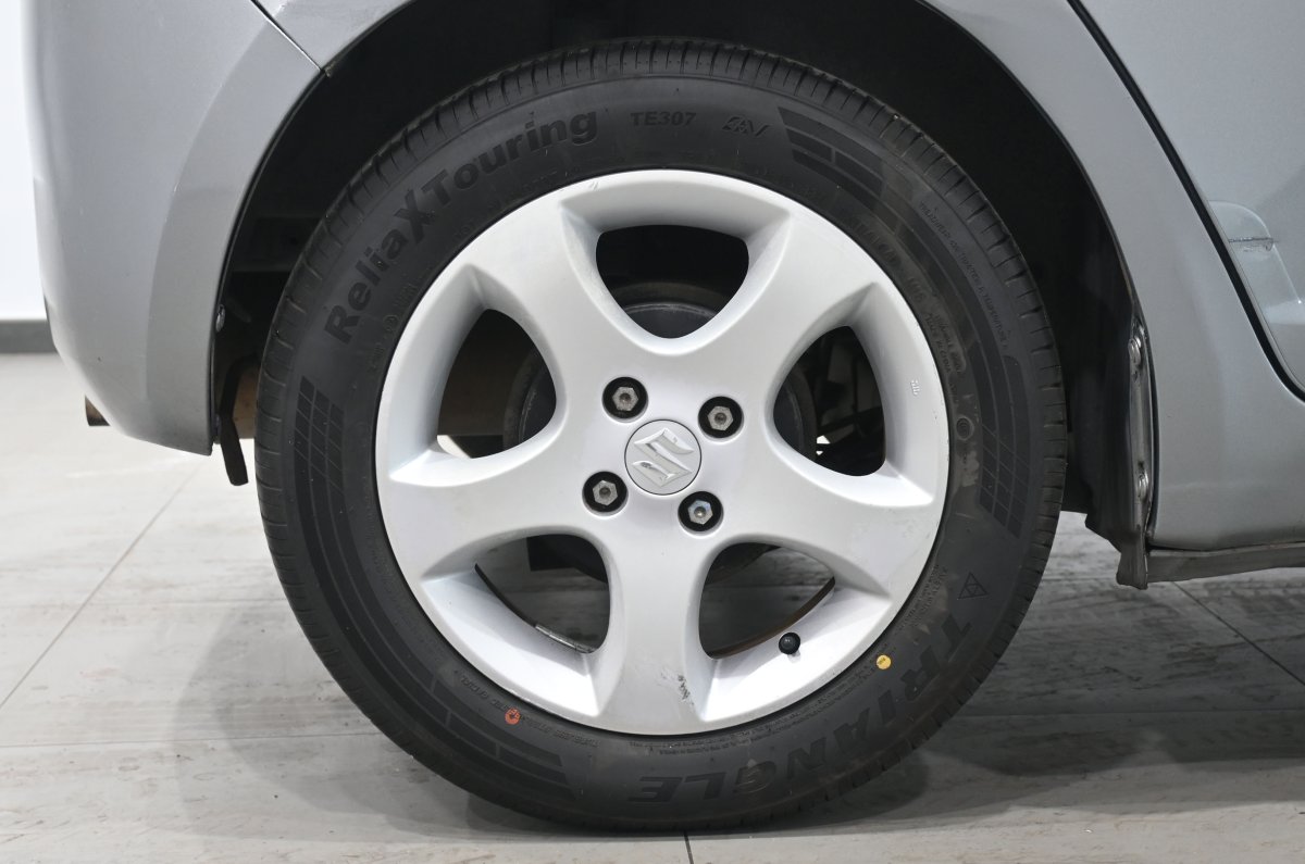 Foto Suzuki Swift 26