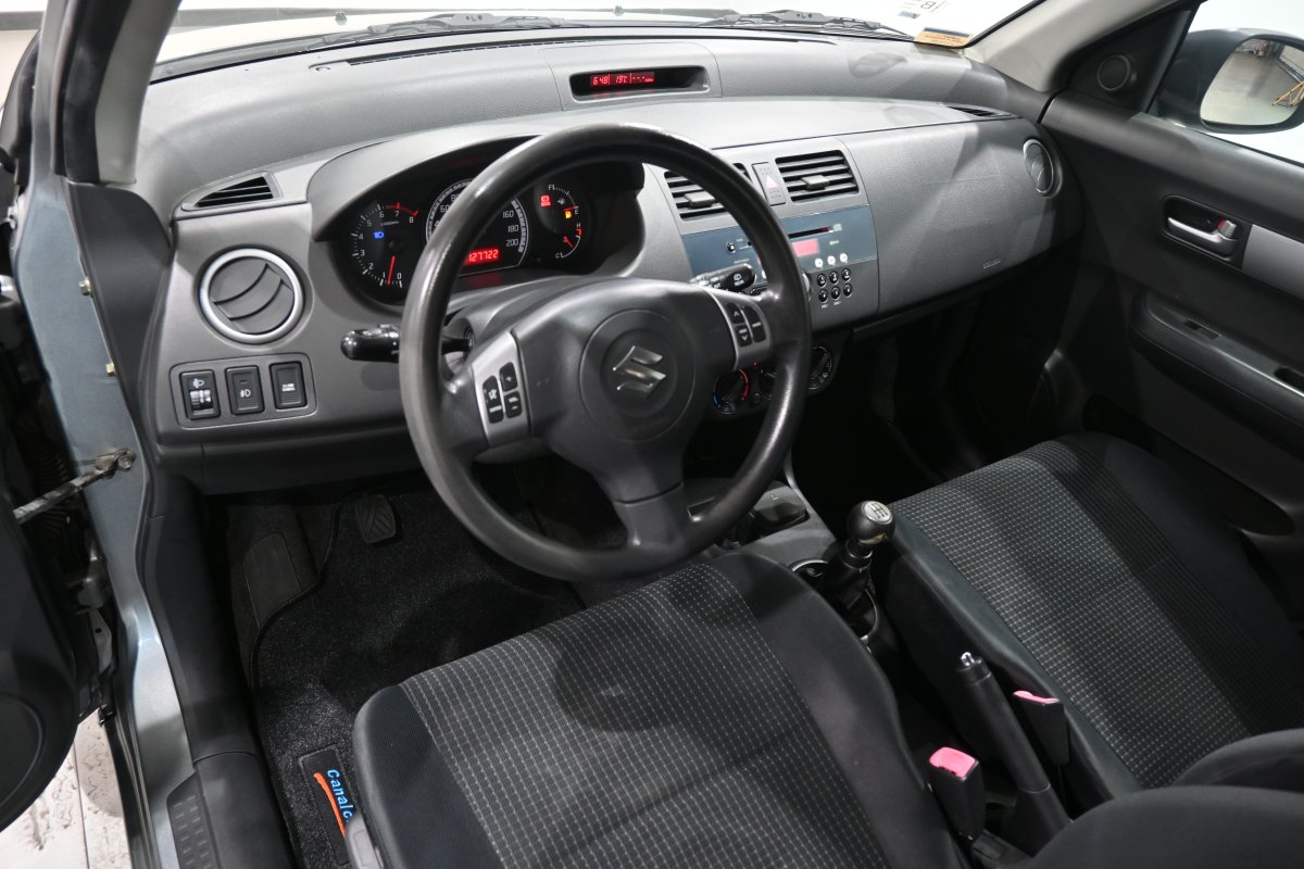 Foto Suzuki Swift 9