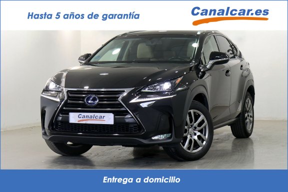 Coche financiado Lexus NX 300h Executive 4WD + Navibox 145 kW (197 CV)