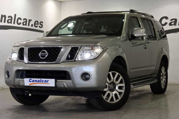 Nissan Pathfinder 2.5dCi LE