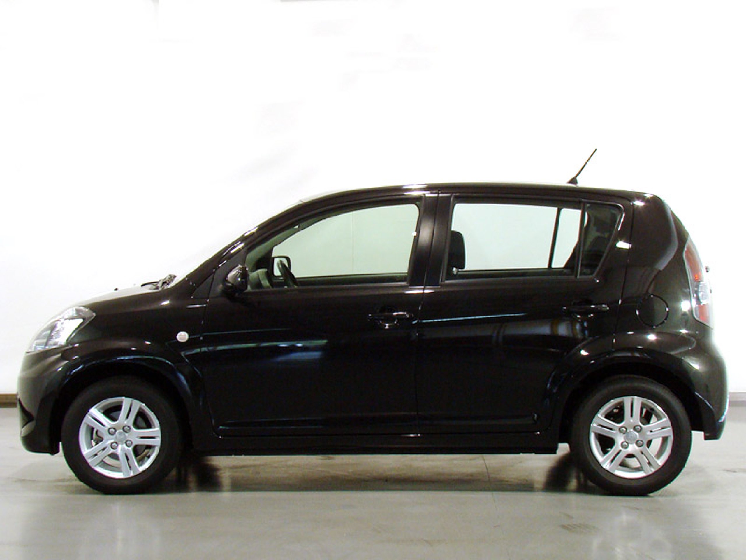 Foto Subaru Justy 2