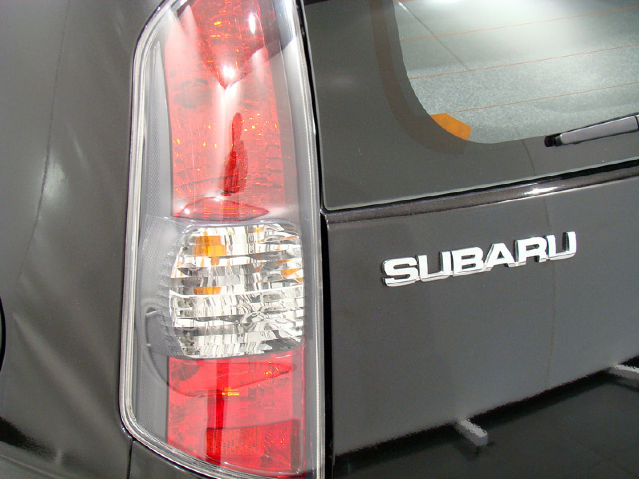 Foto Subaru Justy 14