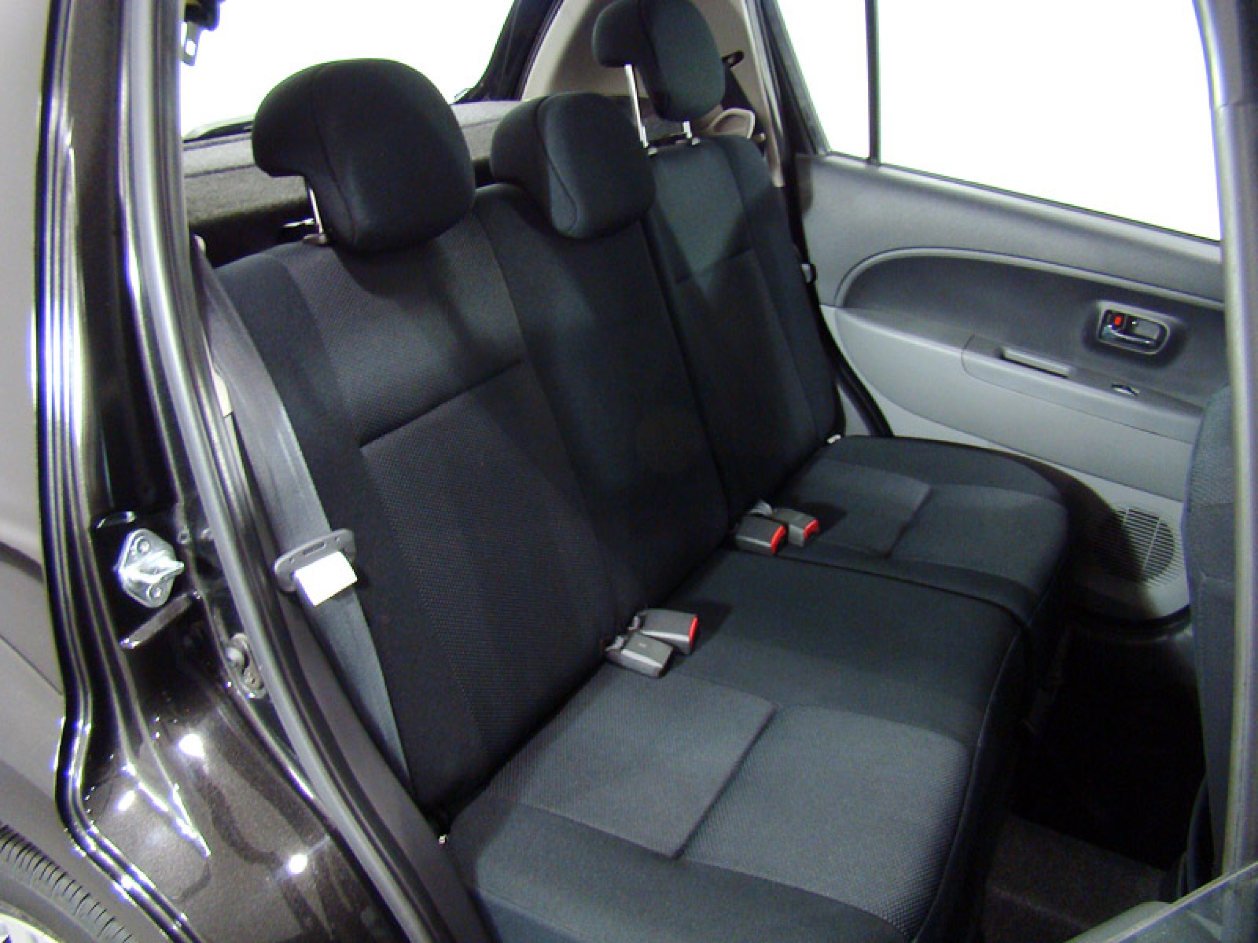 Foto Subaru Justy 23