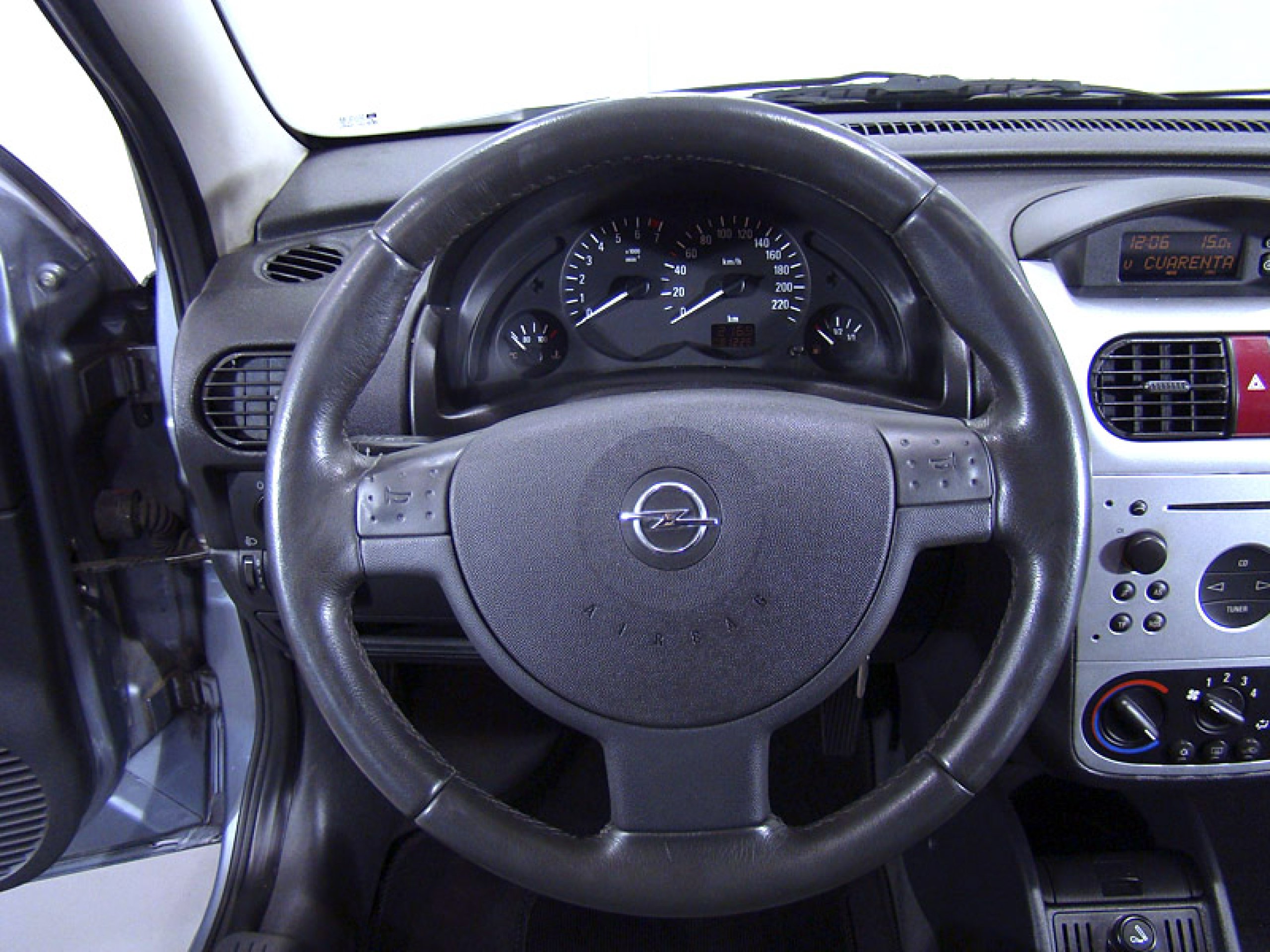 Foto Opel Corsa 32