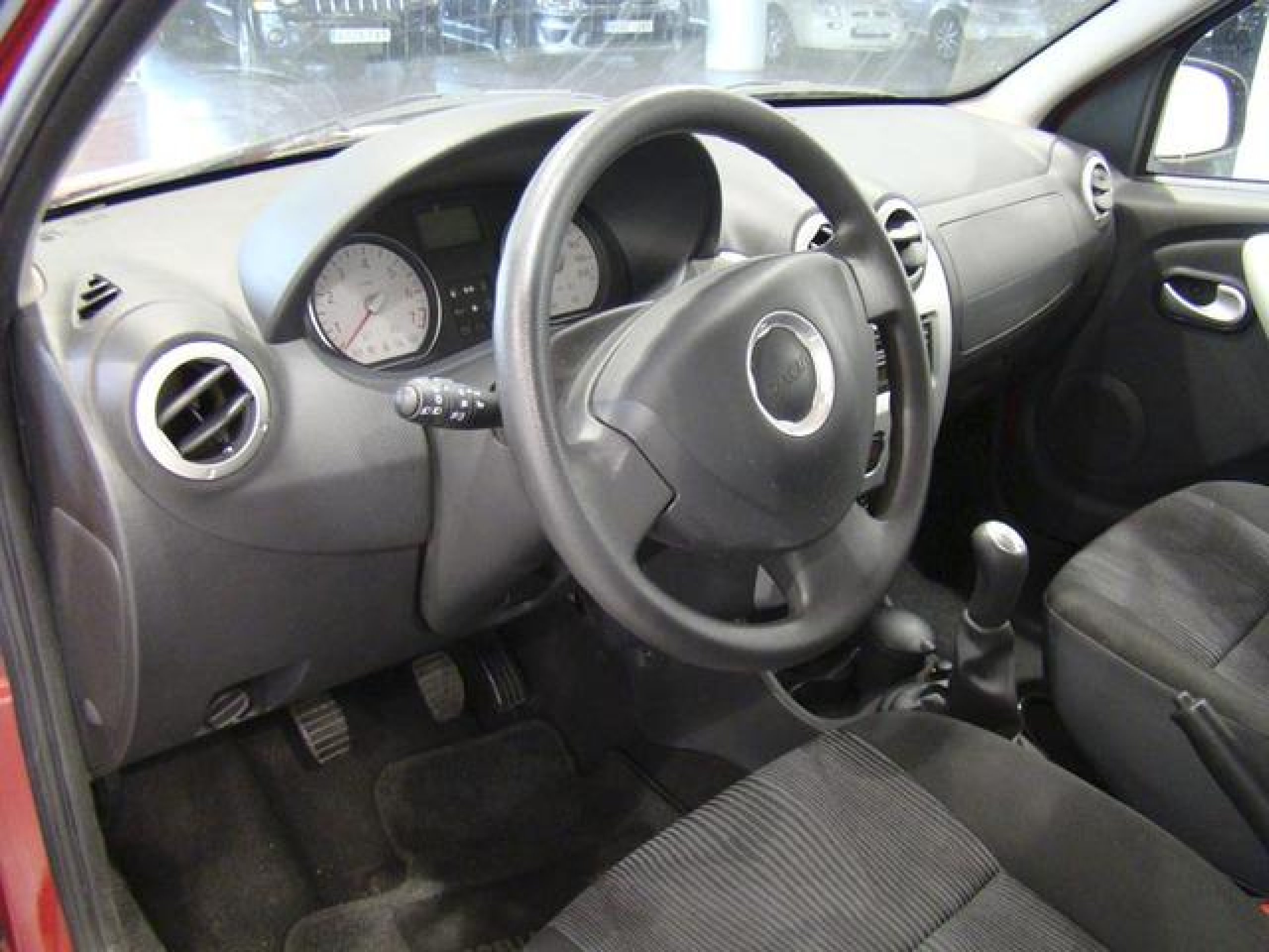 Foto Dacia Sandero 10