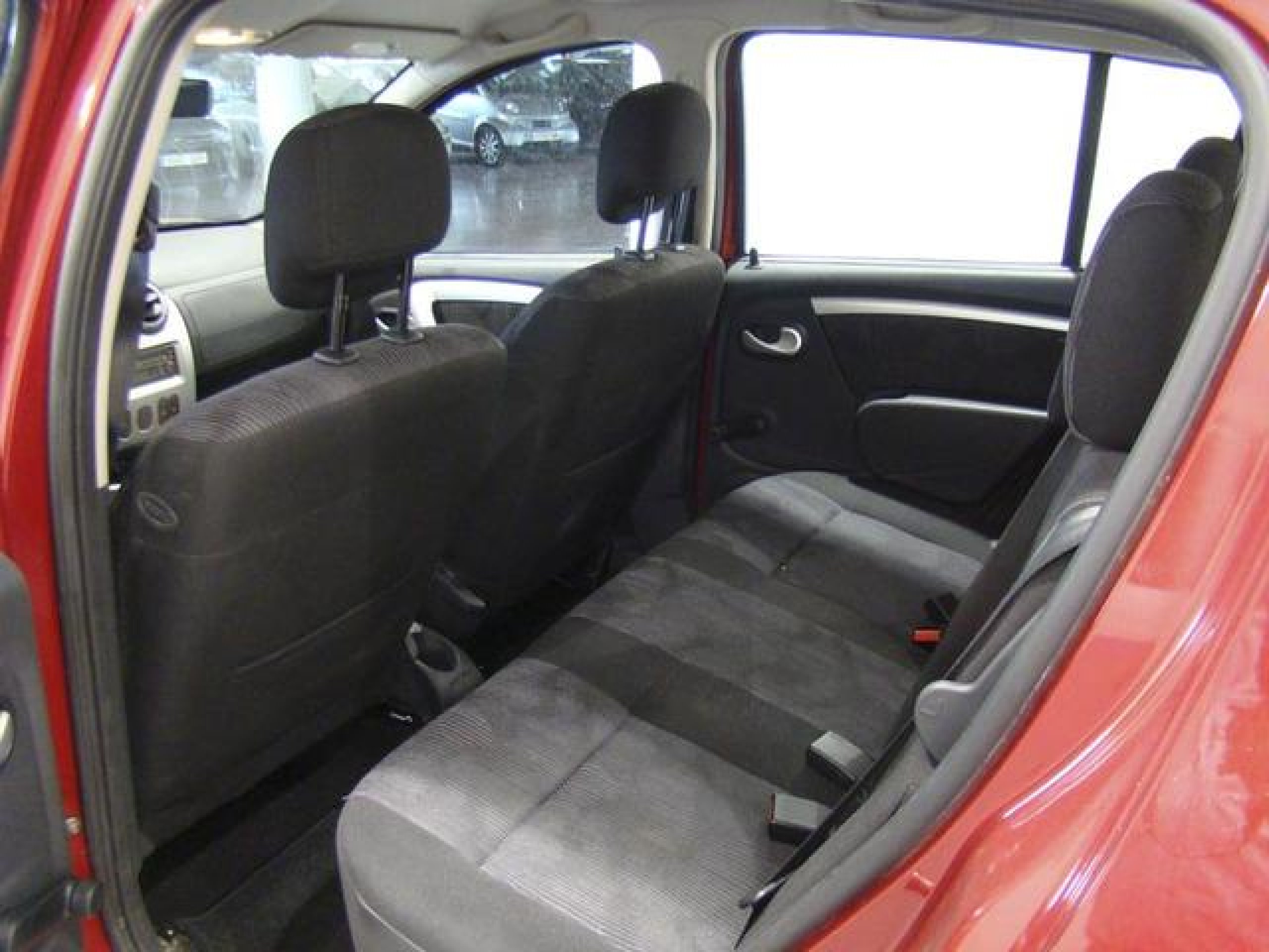 Foto Dacia Sandero 14