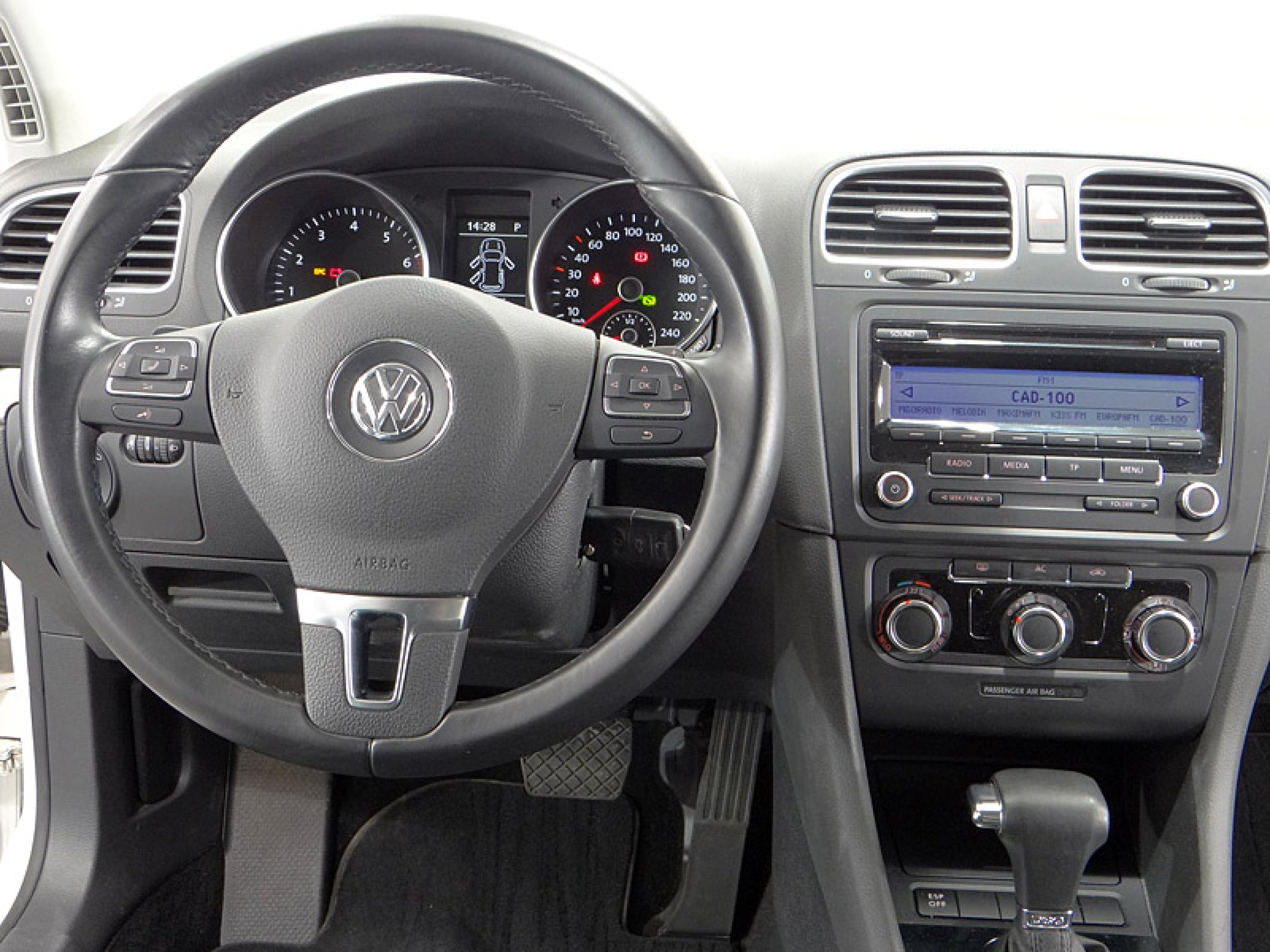 Foto Volkswagen Golf 32