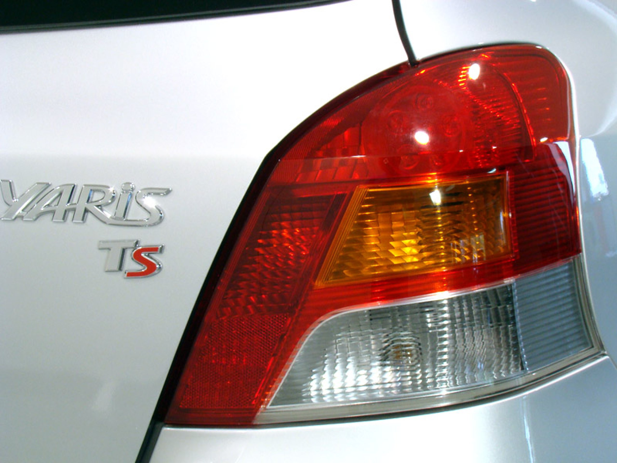 Foto Toyota Yaris 16