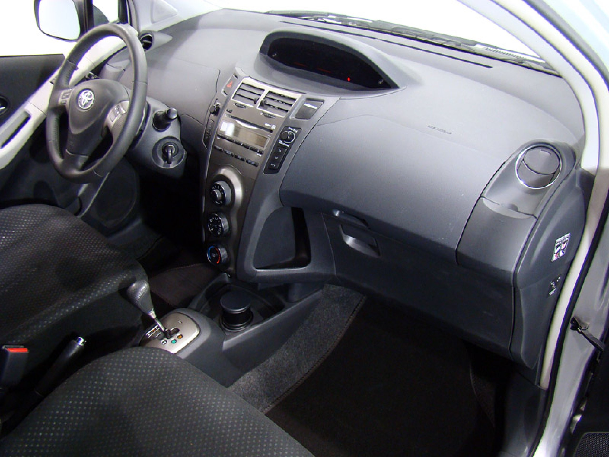 Foto Toyota Yaris 28