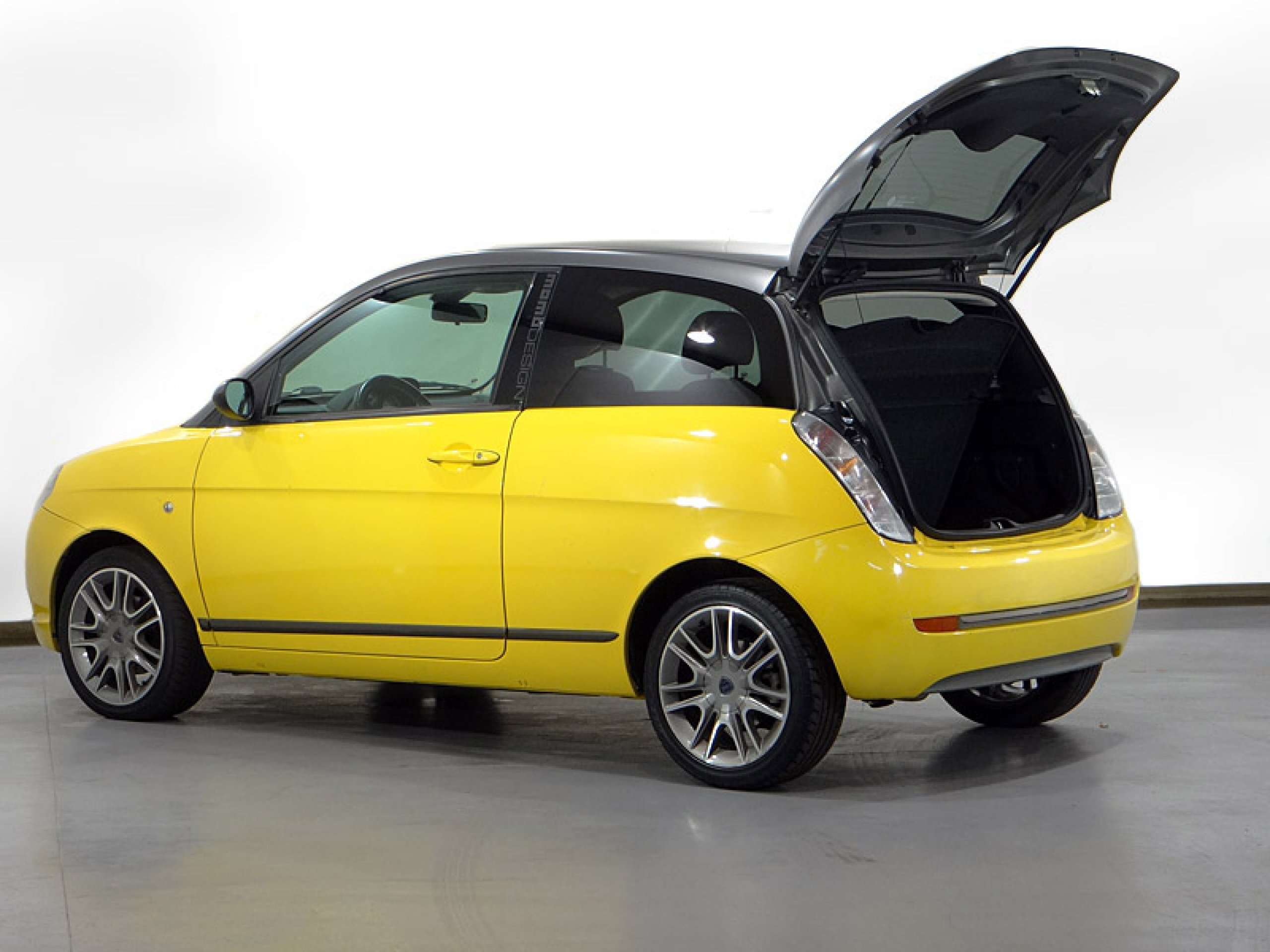 Foto Lancia Ypsilon 12