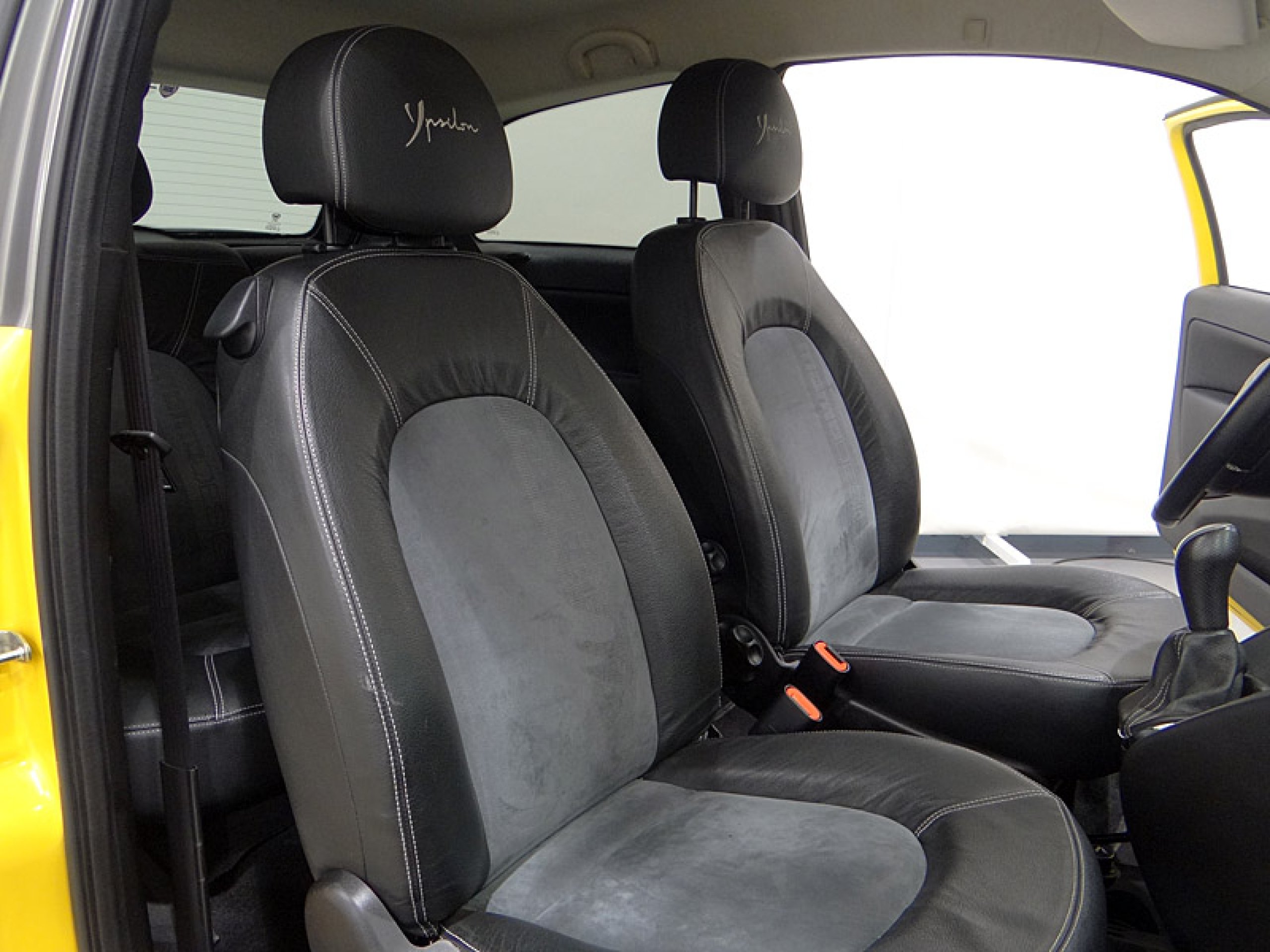 Foto Lancia Ypsilon 24