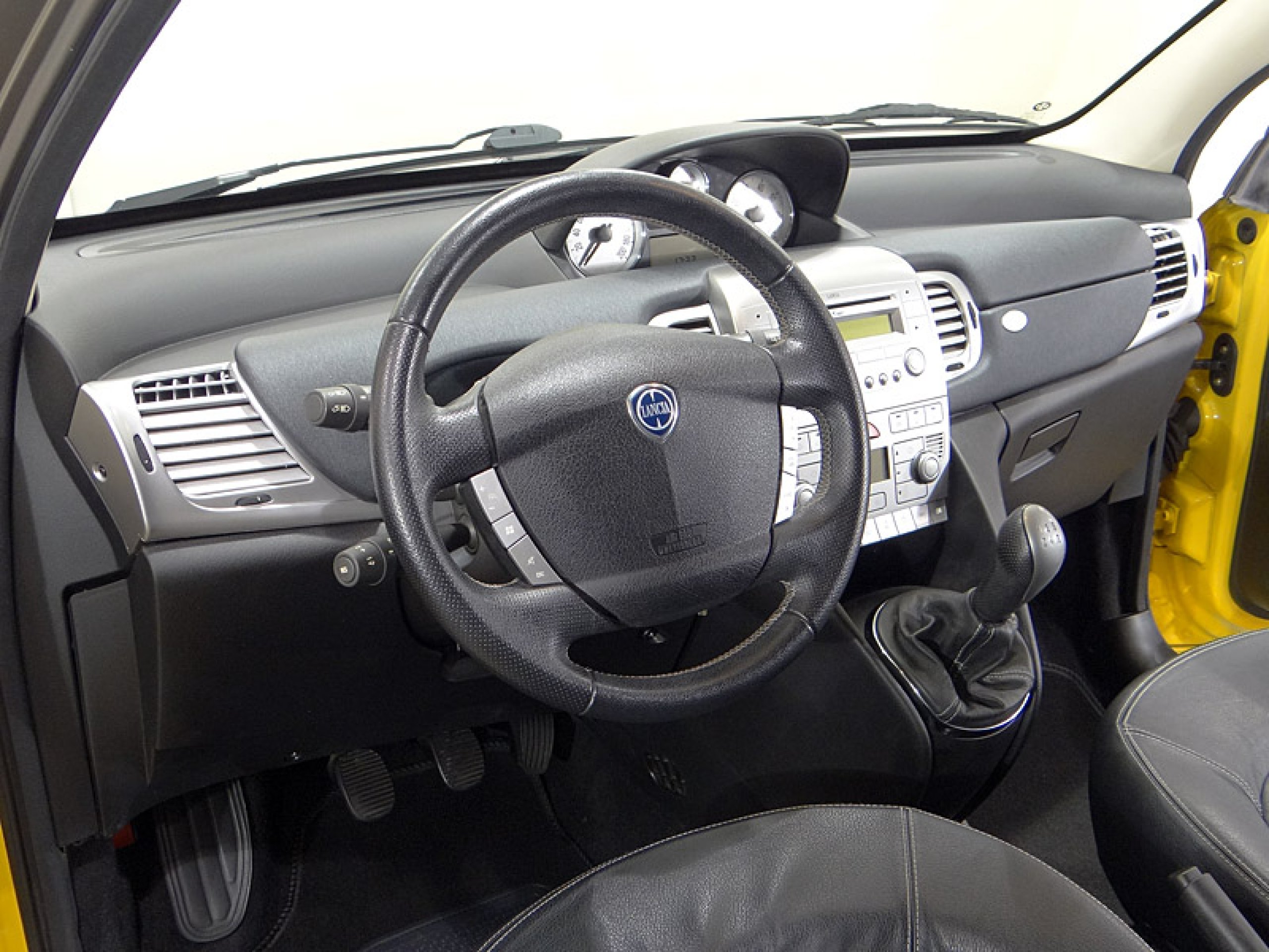 Foto Lancia Ypsilon 30