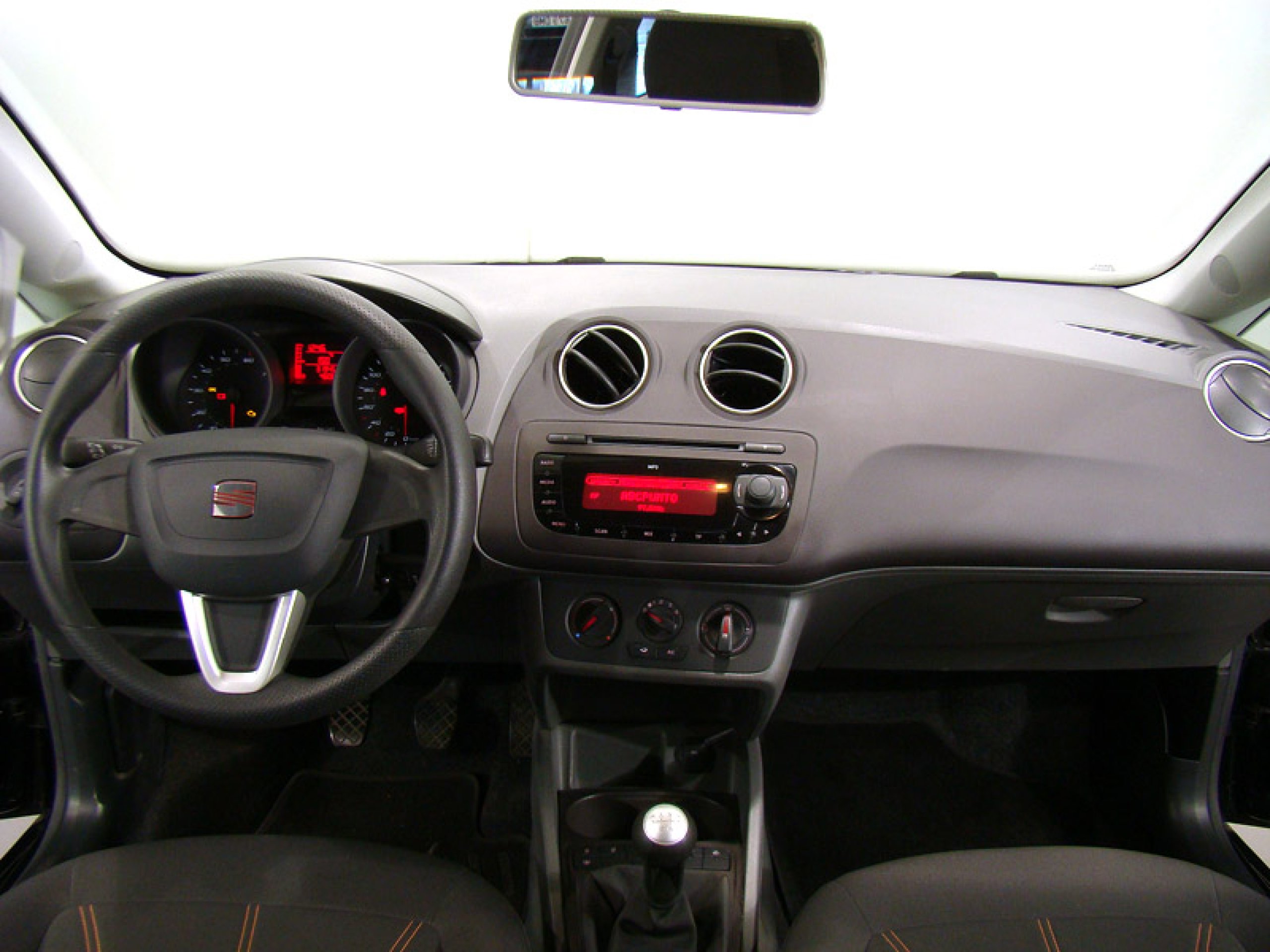 Foto Seat Ibiza 15