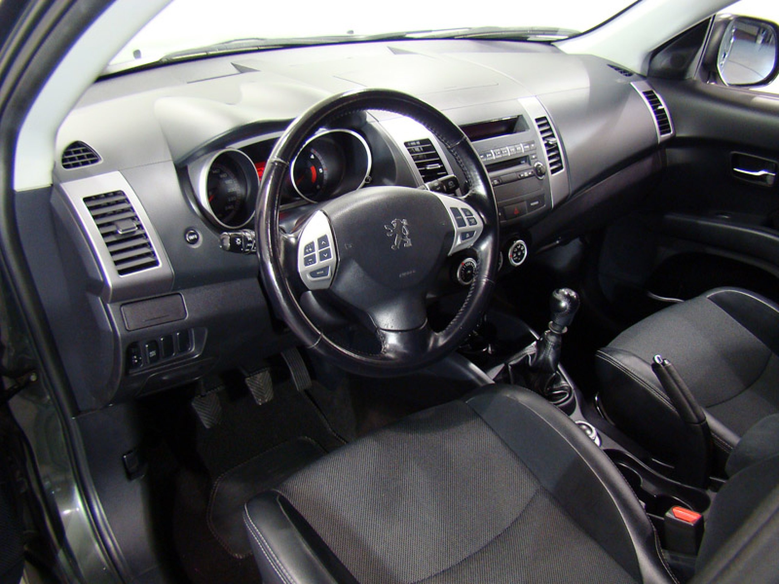 Foto Peugeot 4007 39
