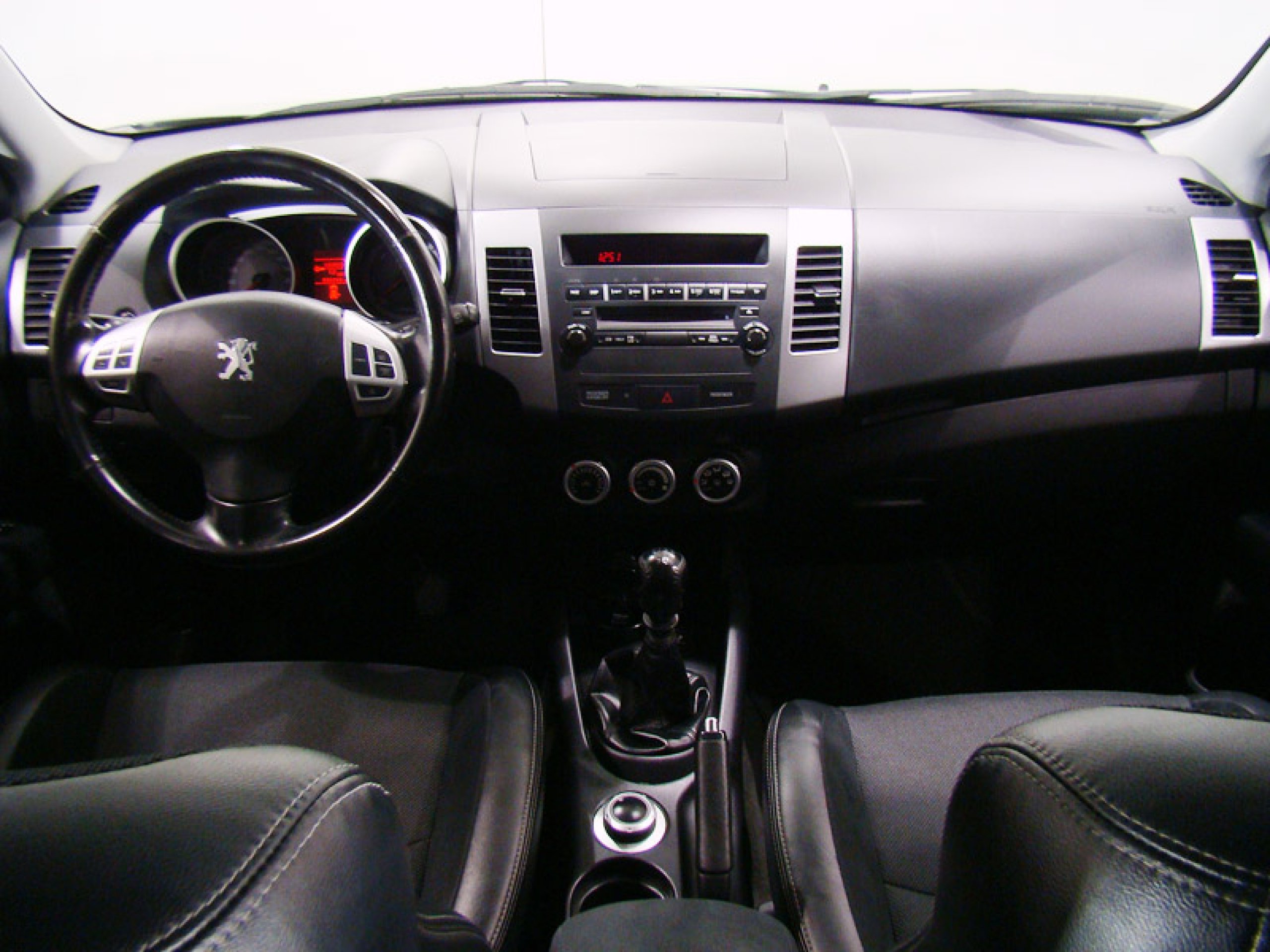 Foto Peugeot 4007 41