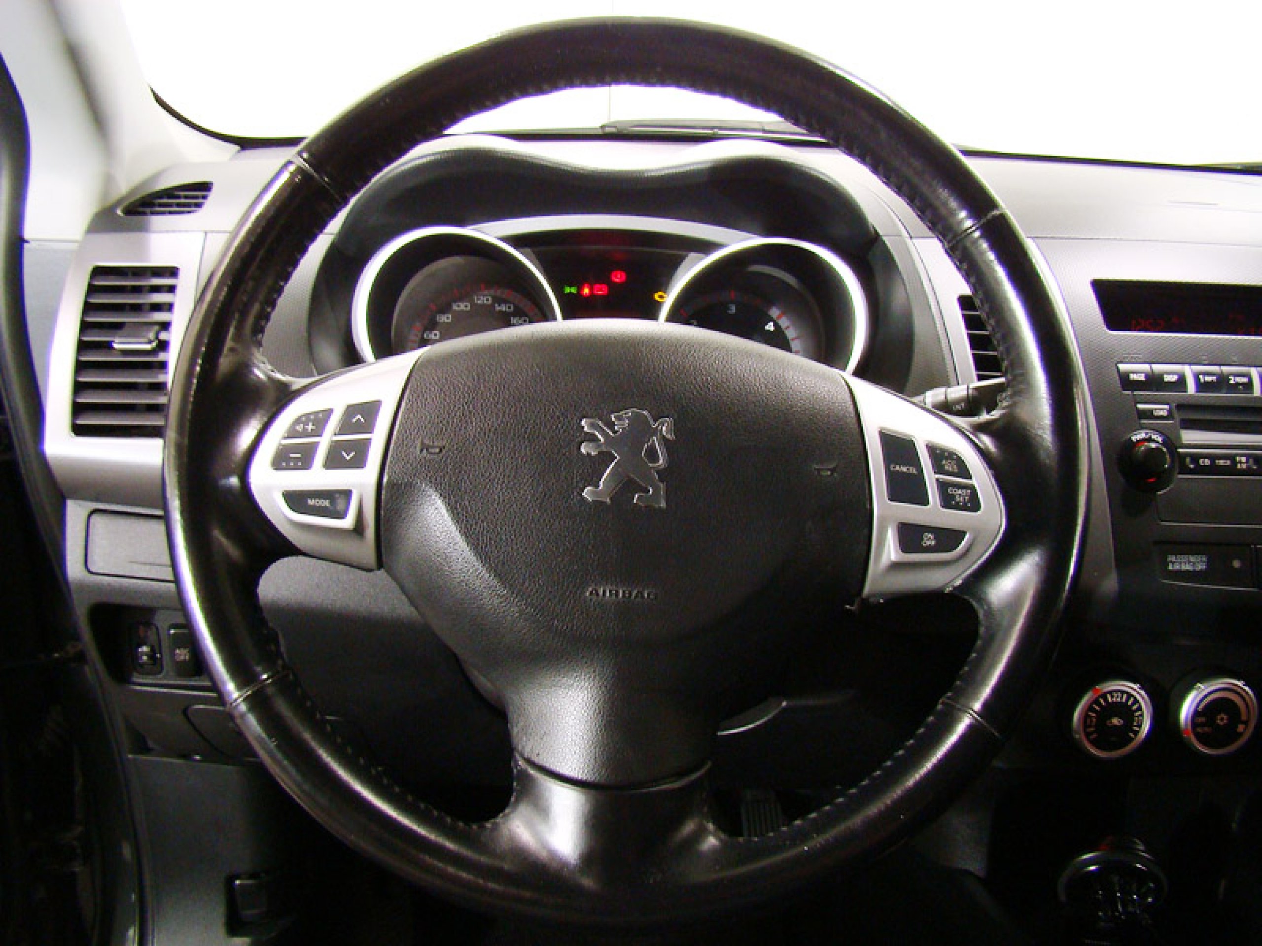 Foto Peugeot 4007 42