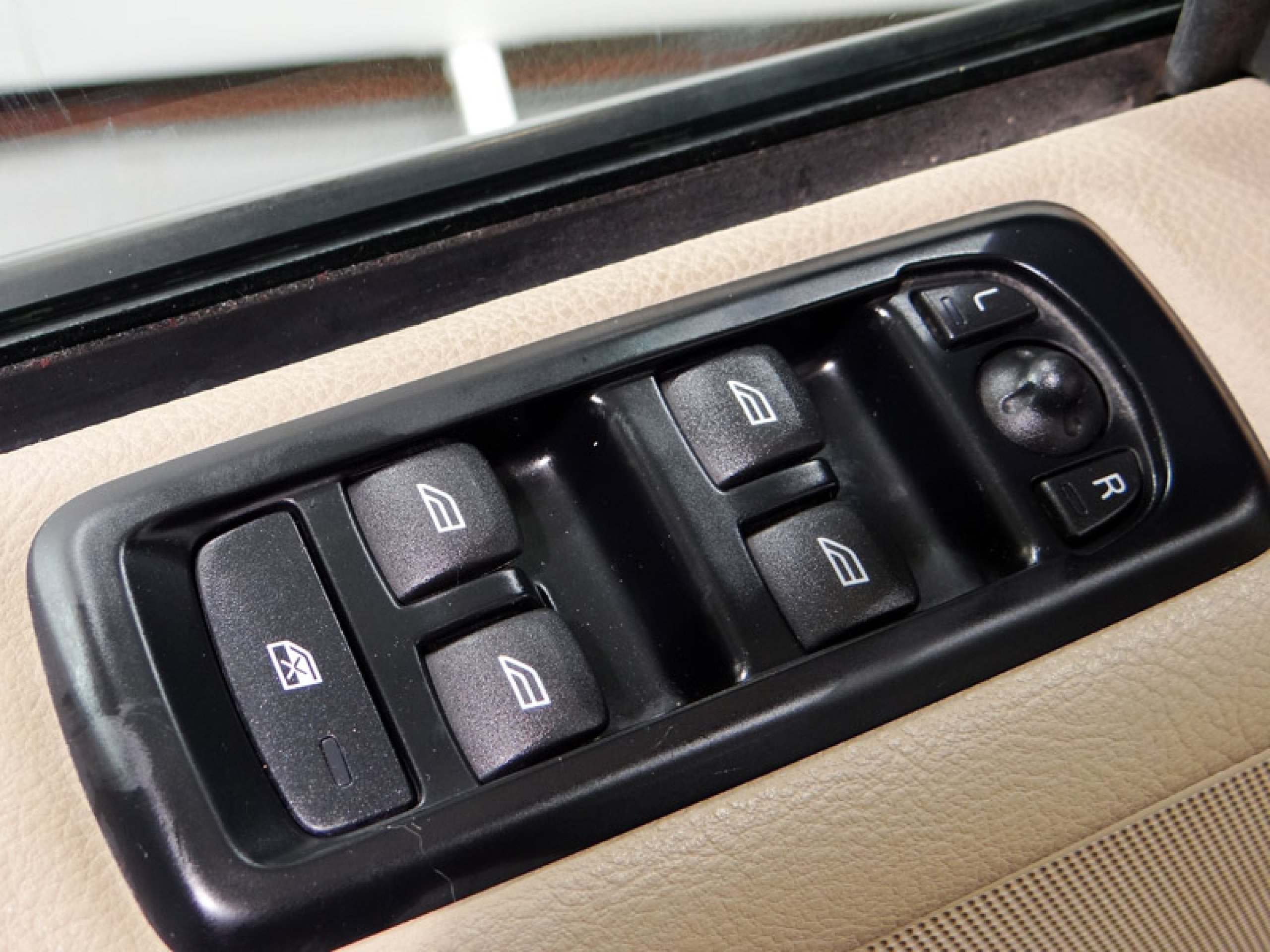 Foto Land Rover Discovery 40