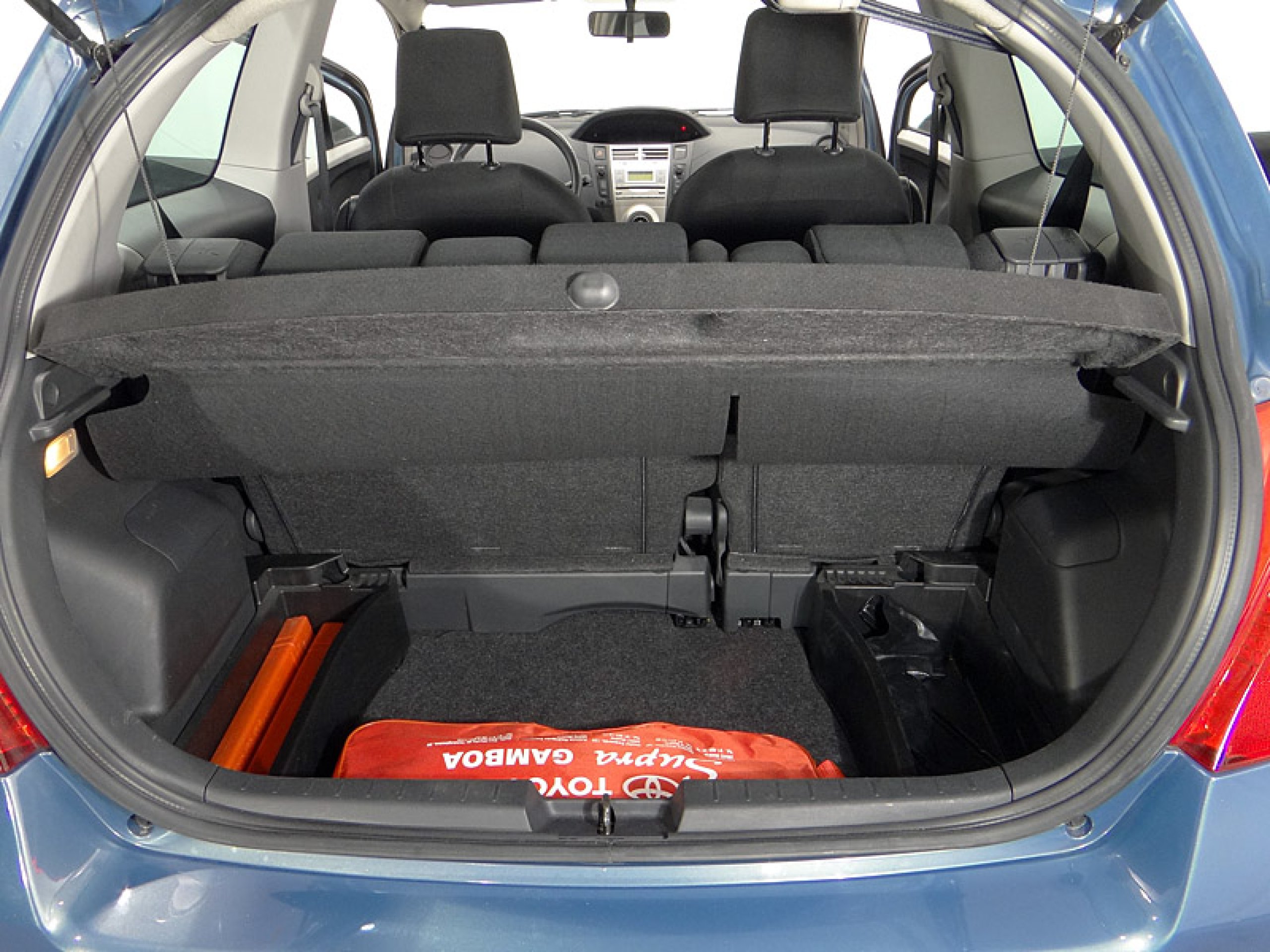Foto Toyota Yaris 16