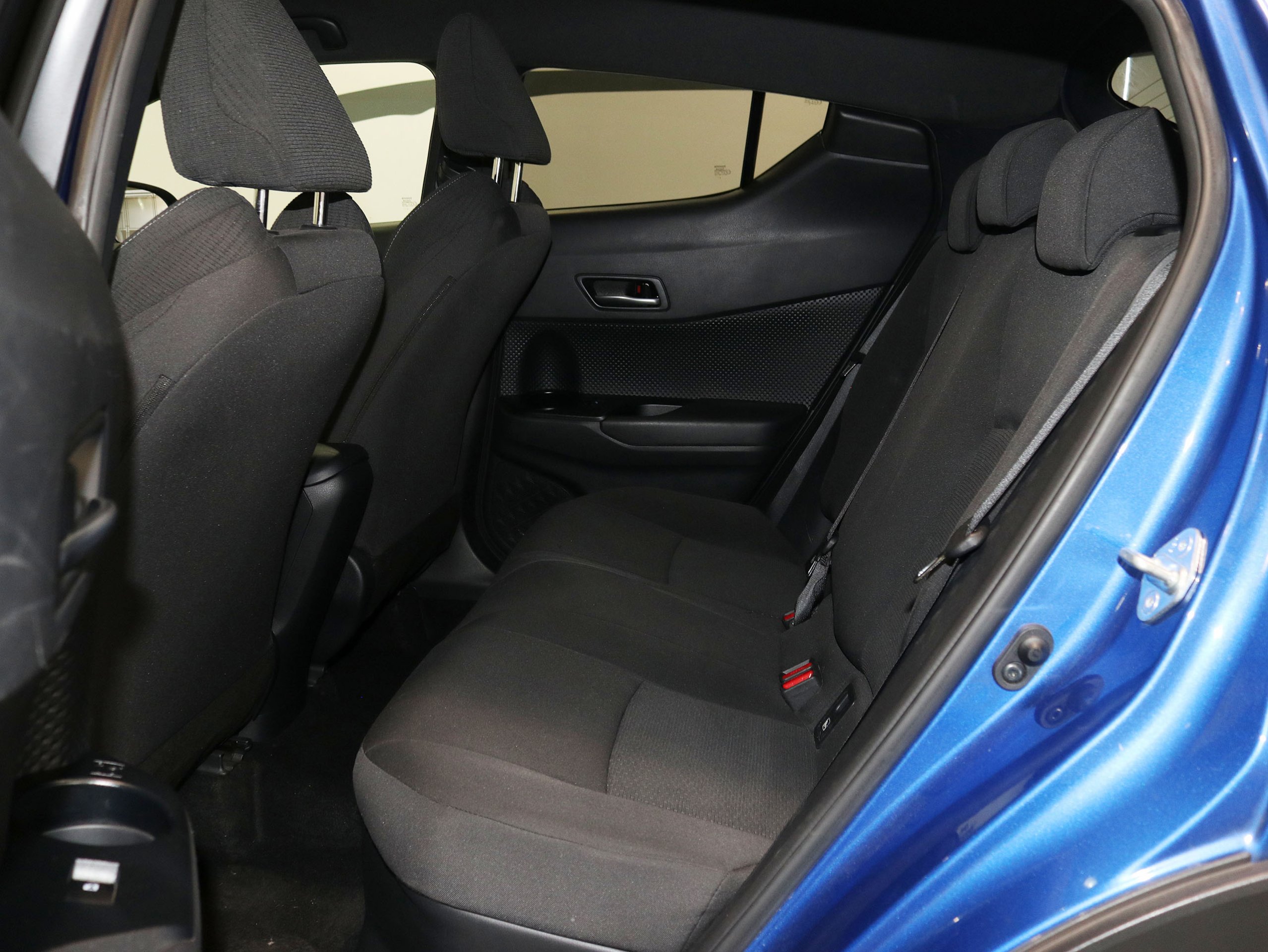 Foto Toyota C-HR 10
