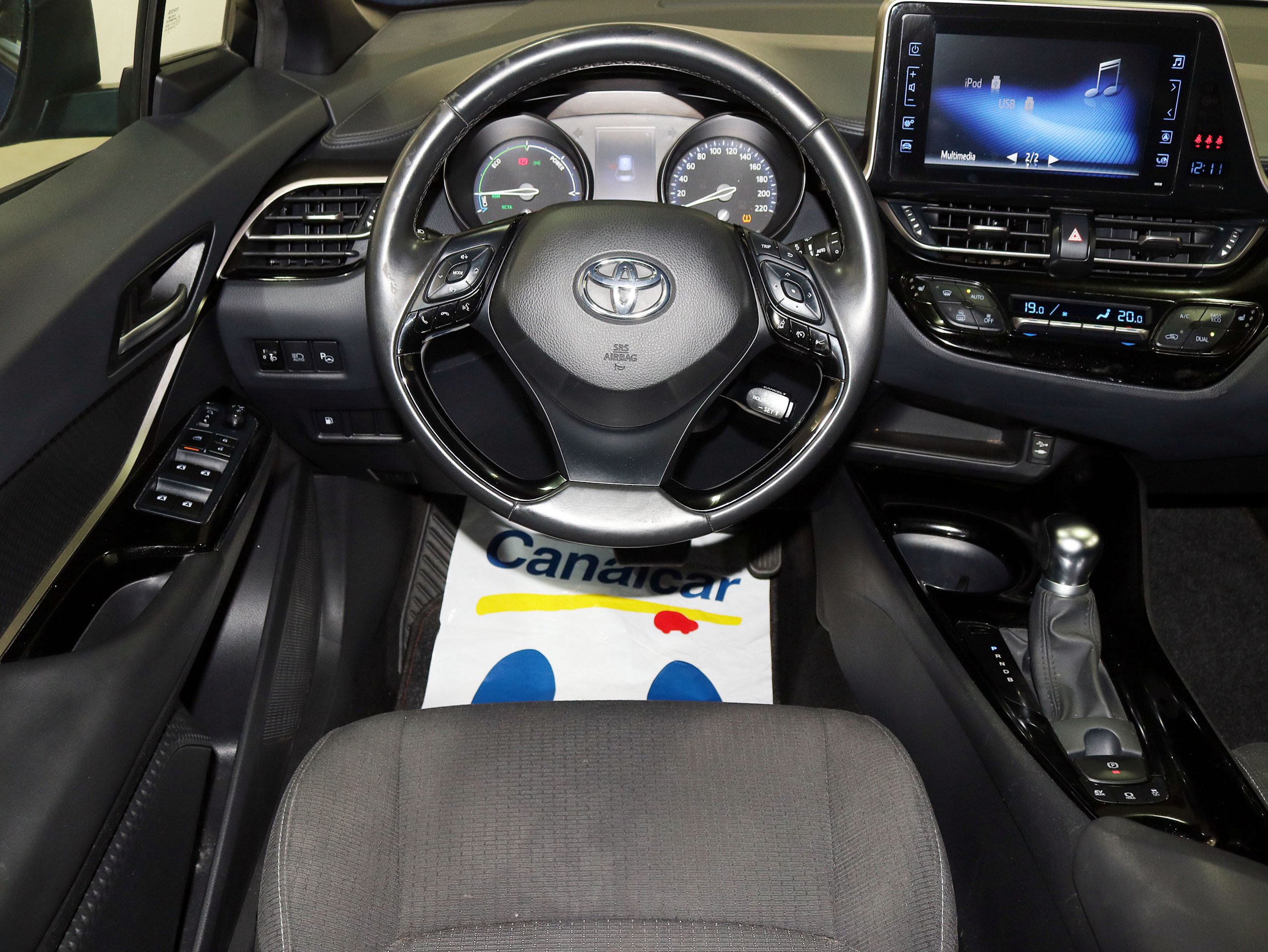 Foto Toyota C-HR 21
