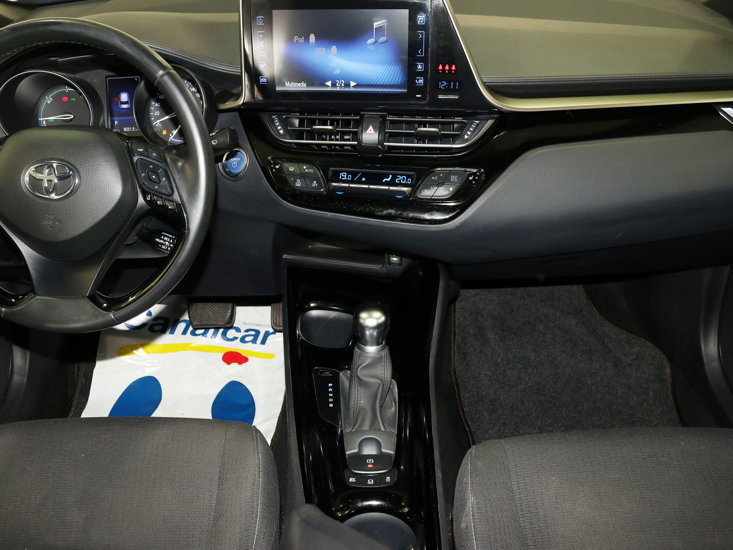Foto Toyota C-HR 23
