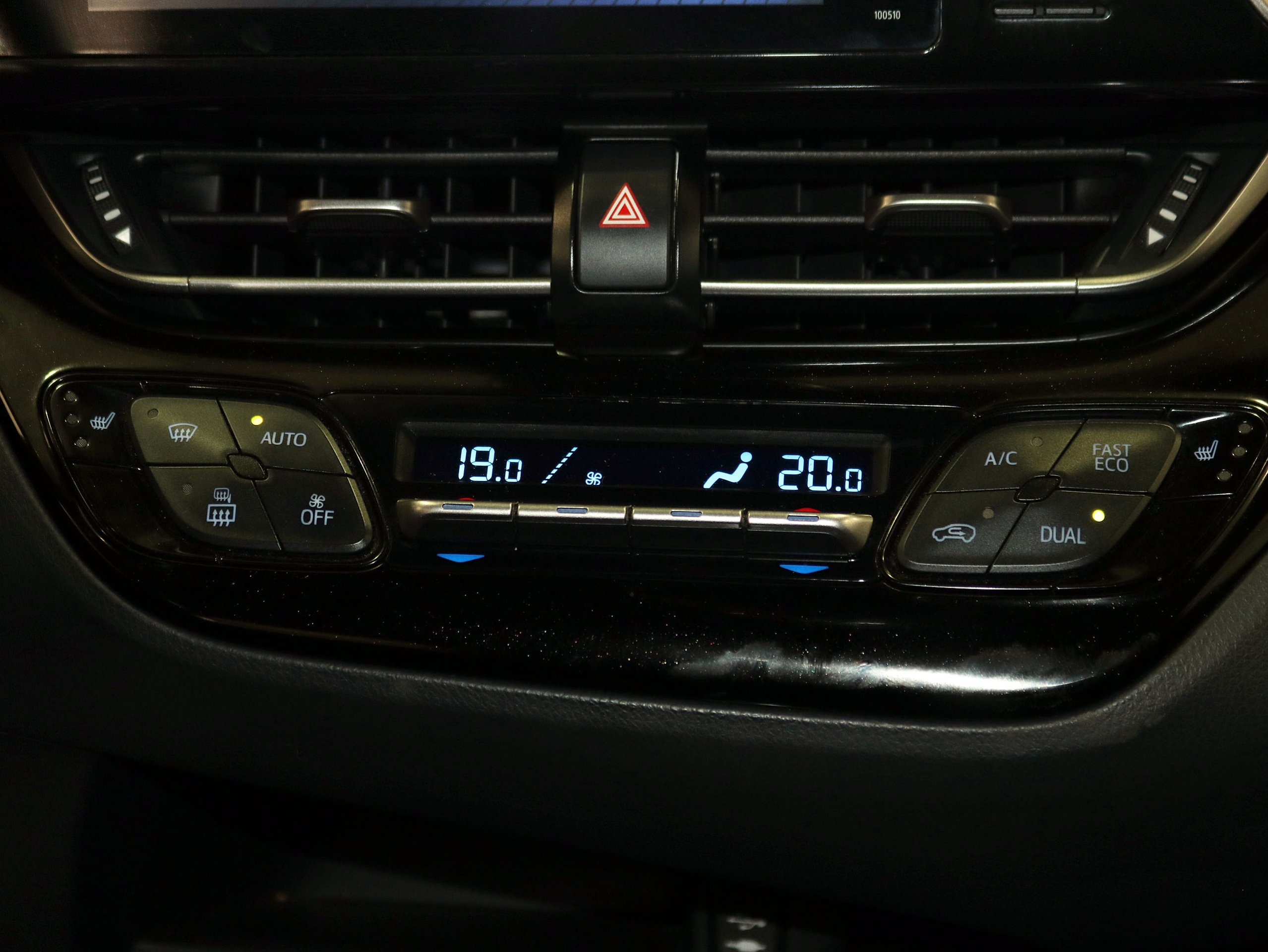 Foto Toyota C-HR 24