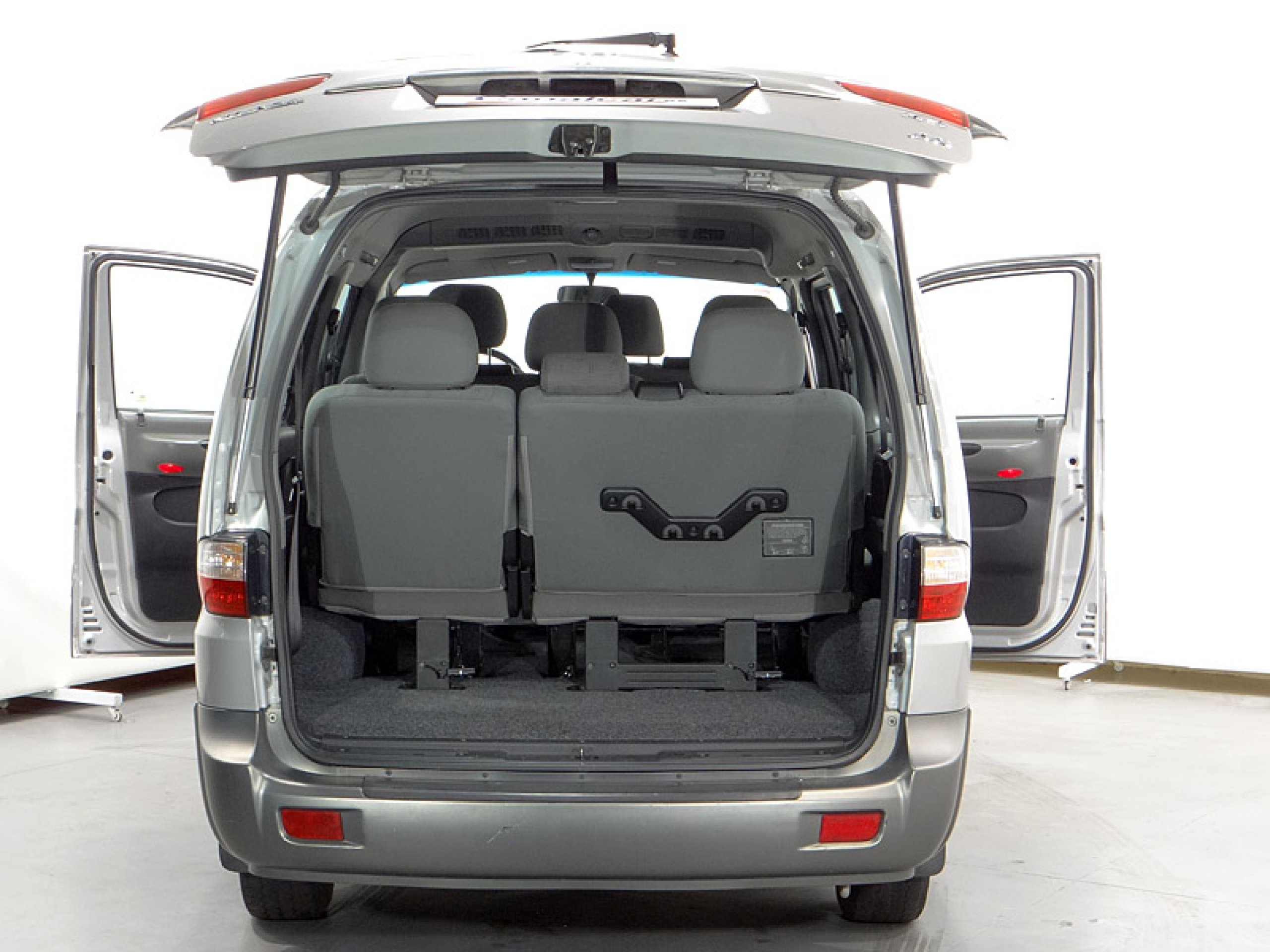 Foto Hyundai H-1 11