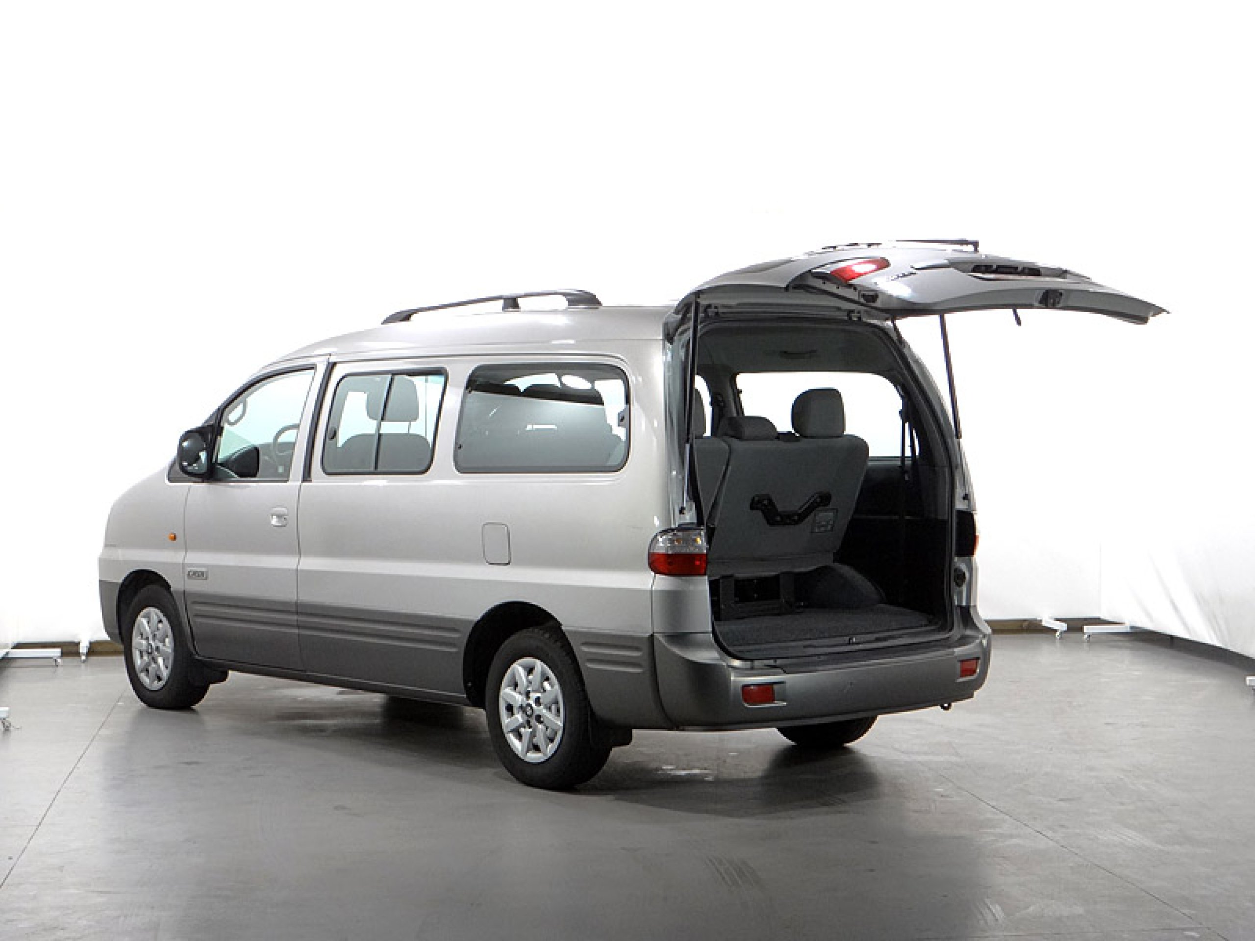Foto Hyundai H-1 12
