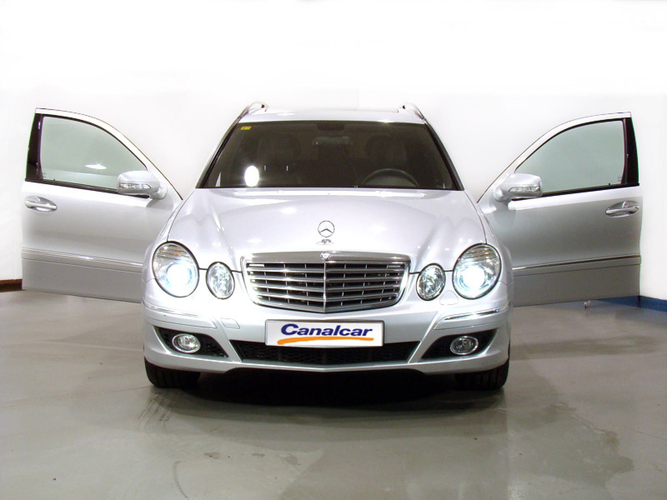 Foto Mercedes-Benz E 320 4