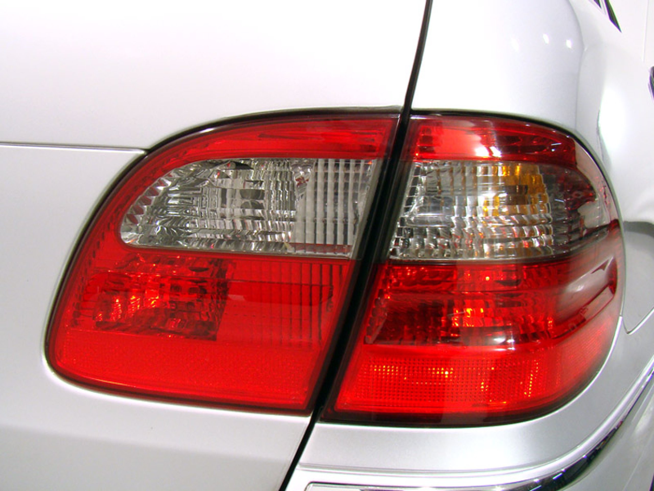Foto Mercedes-Benz E 320 21
