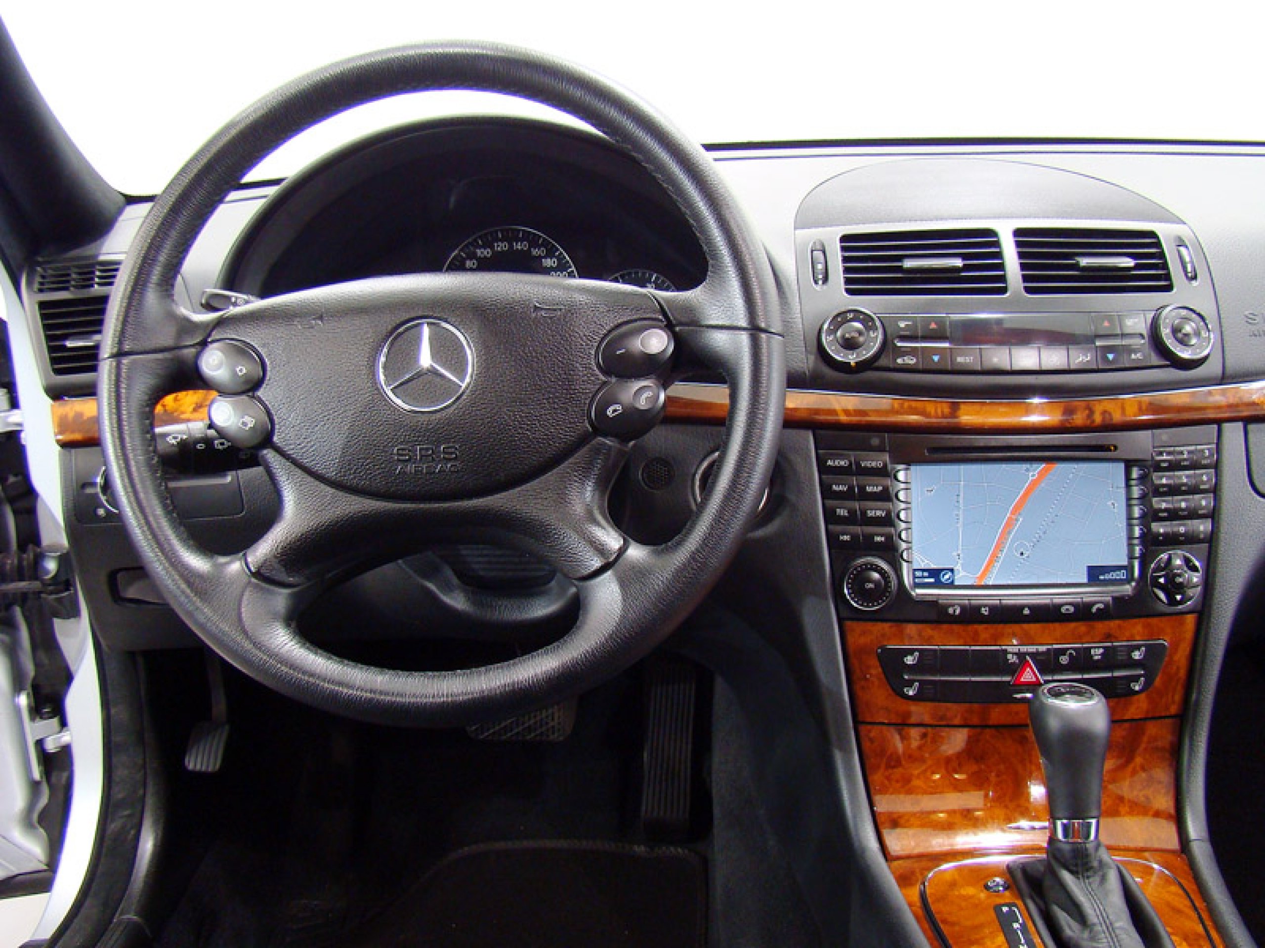 Foto Mercedes-Benz E 320 35