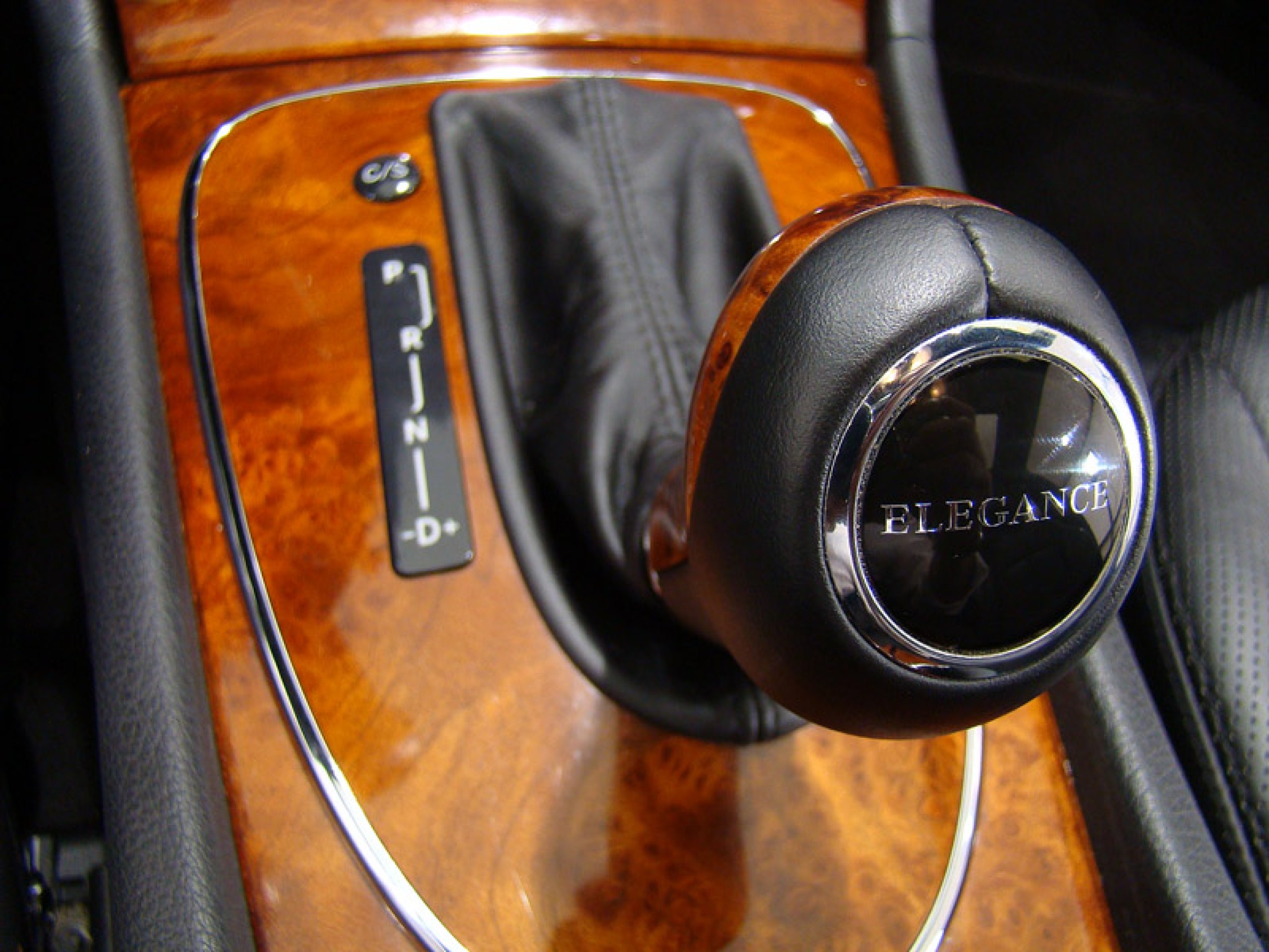 Foto Mercedes-Benz E 320 40