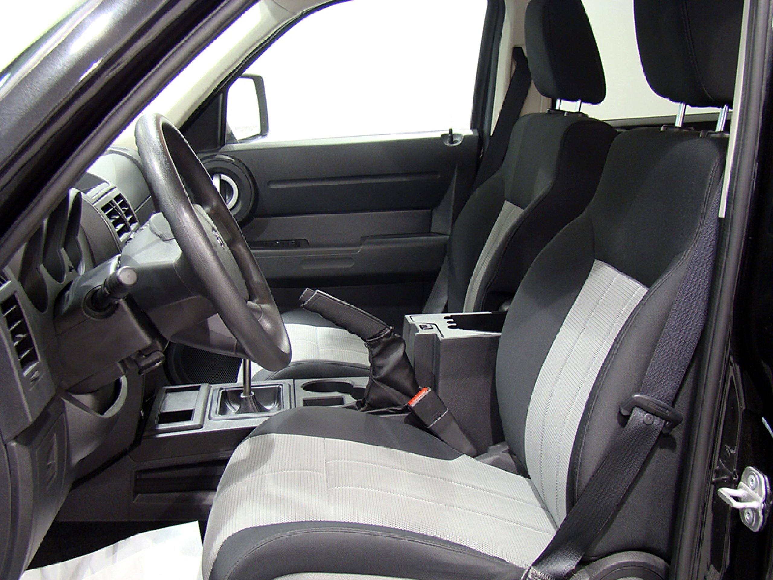 Foto Dodge Nitro 8