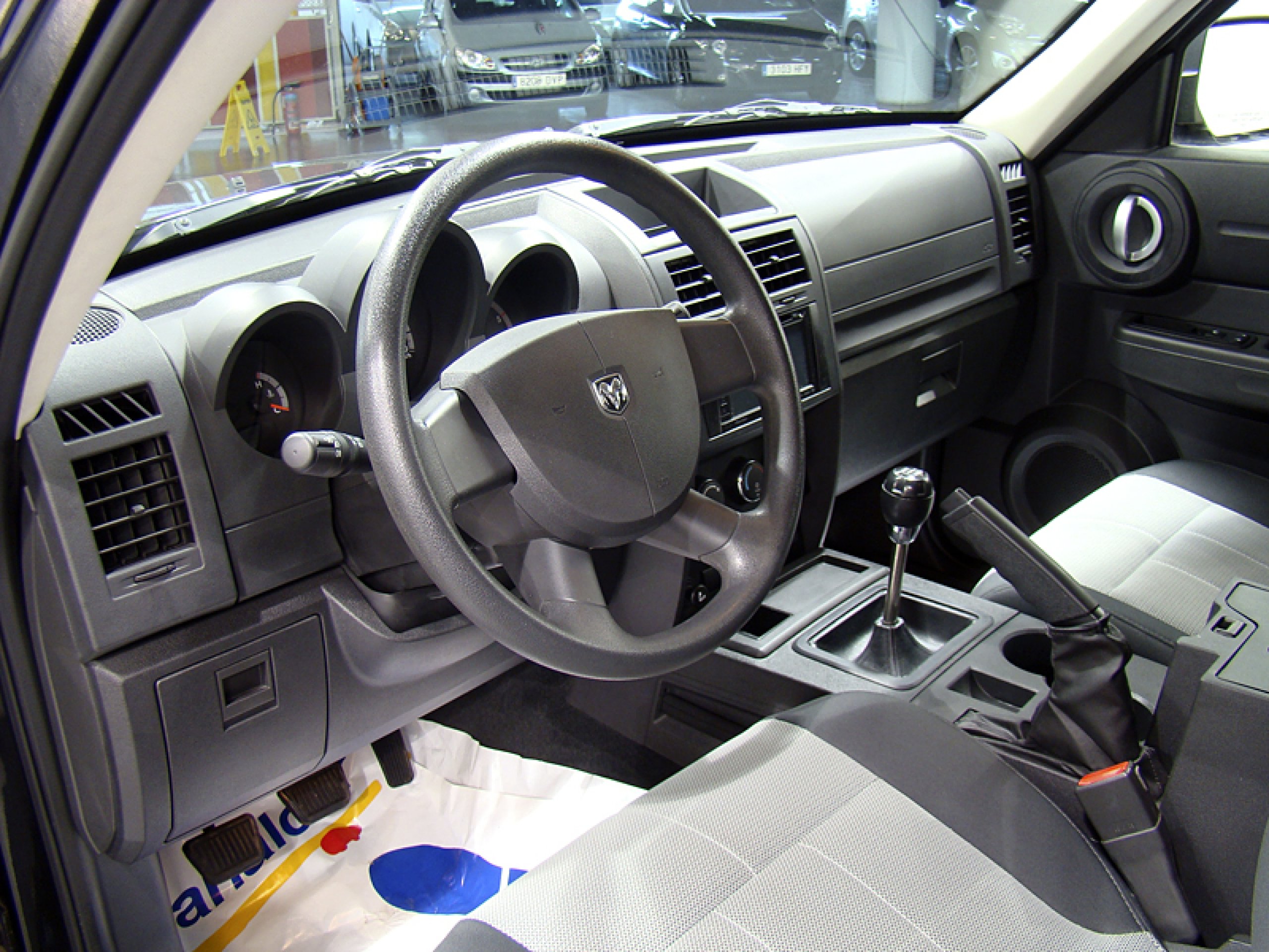 Foto Dodge Nitro 10