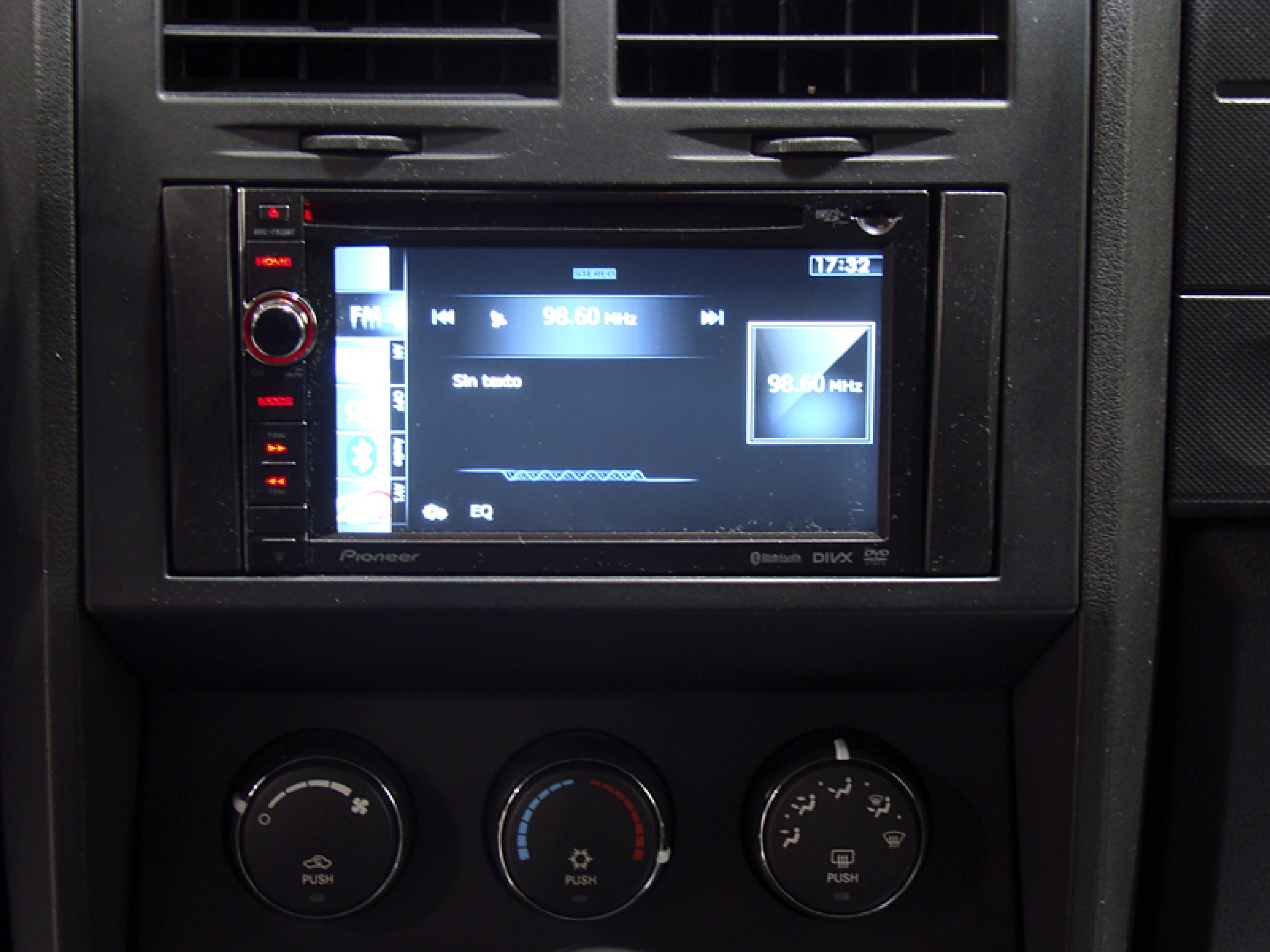 Foto Dodge Nitro 11