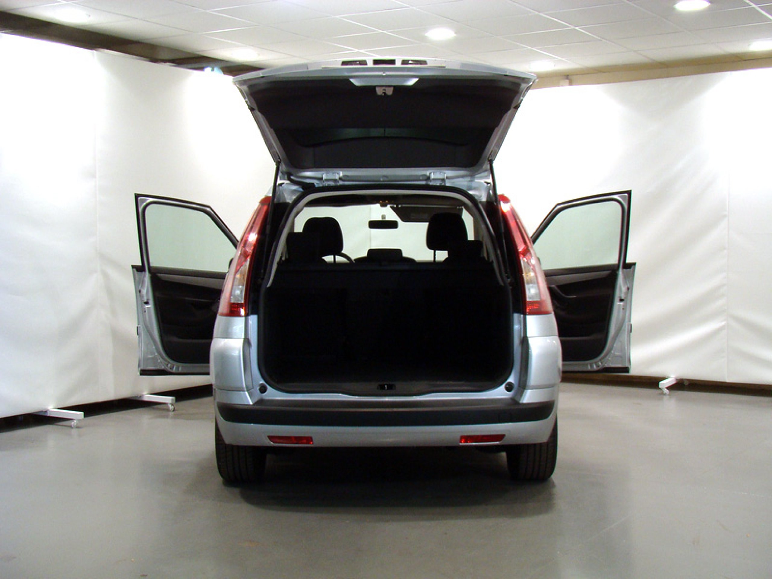 Foto Citroen Grand C4 Picasso 24