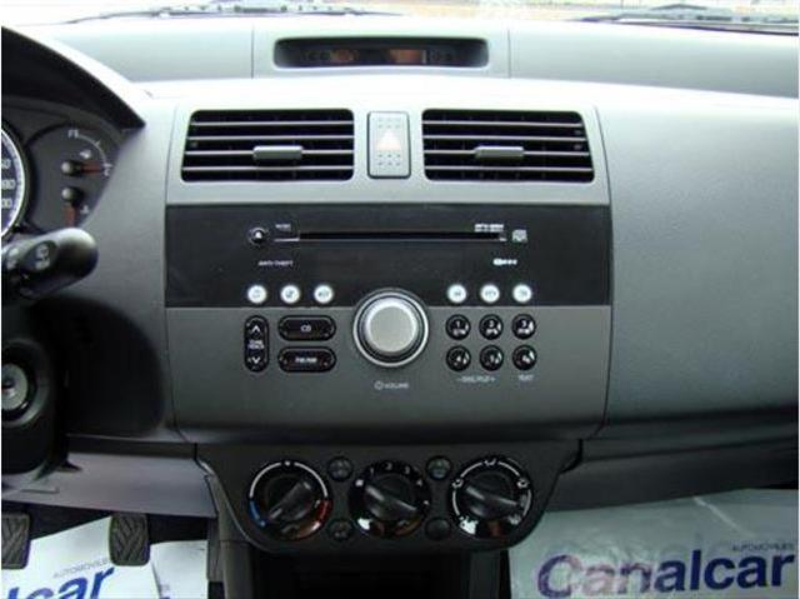 Foto Suzuki Swift 13