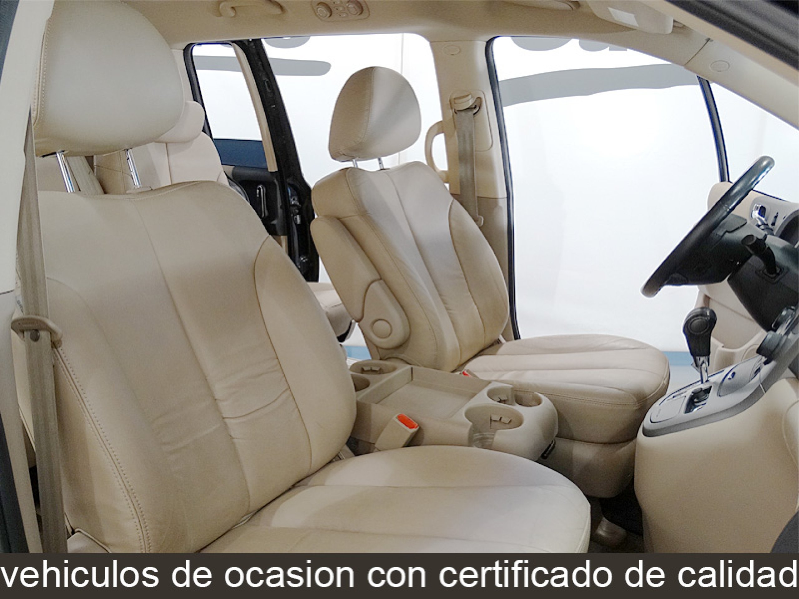 Foto Kia Carnival 24