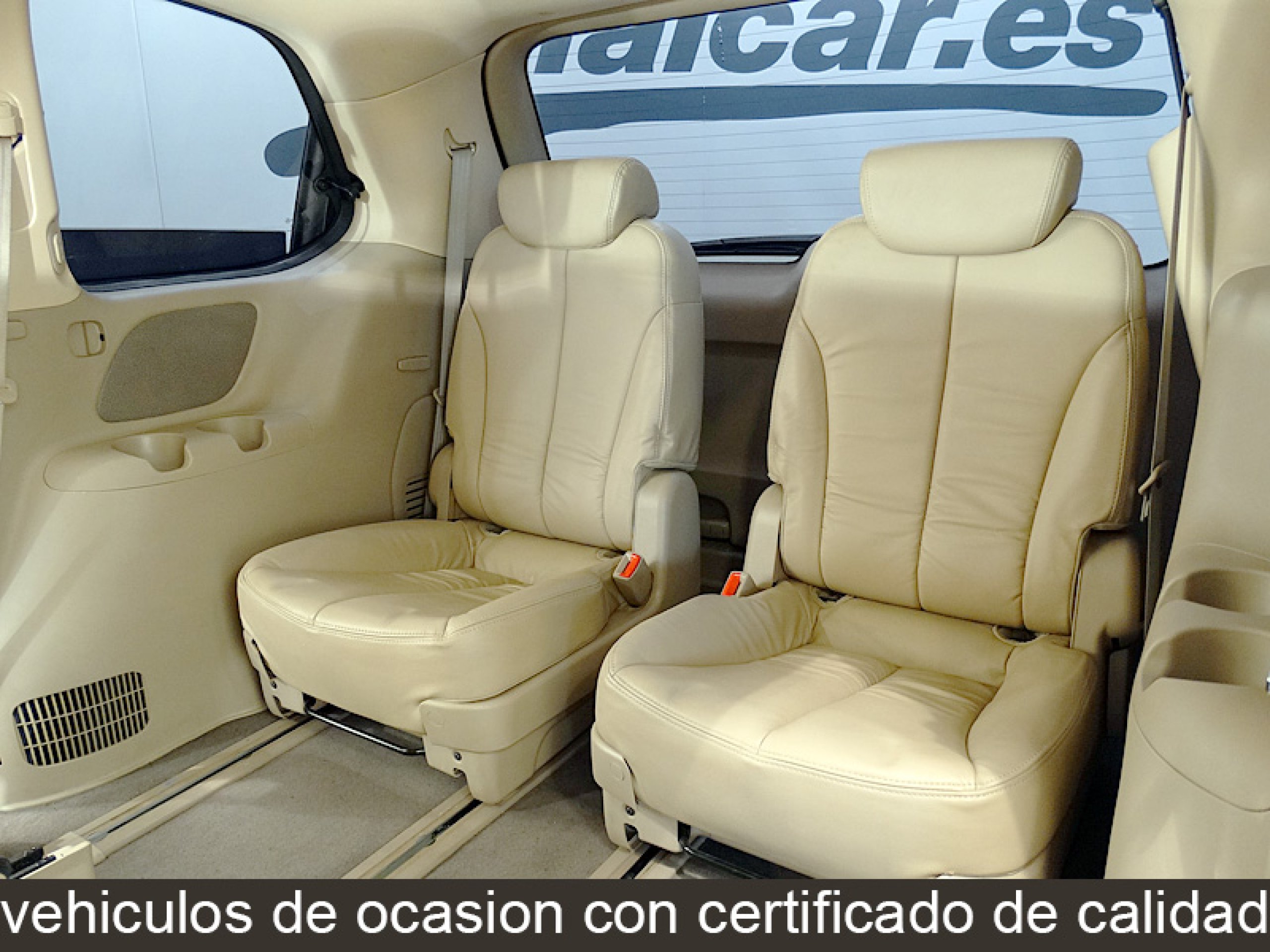 Foto Kia Carnival 25