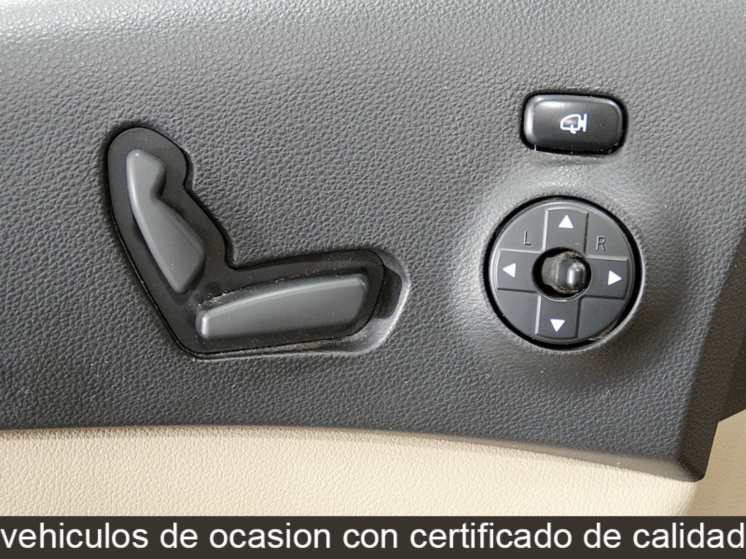 Foto Kia Carnival 28